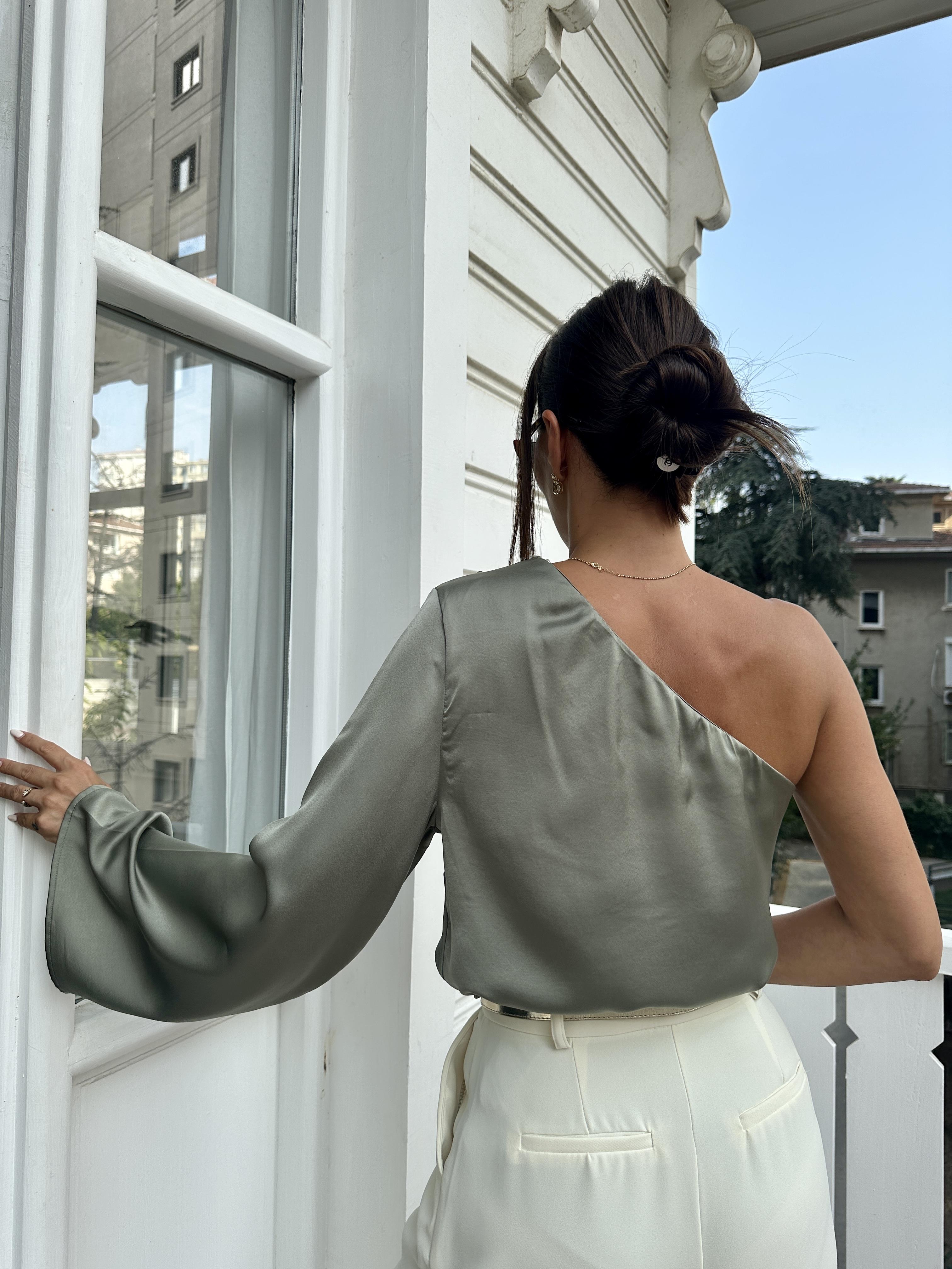 Haki Saten Tek Kollu Bluz