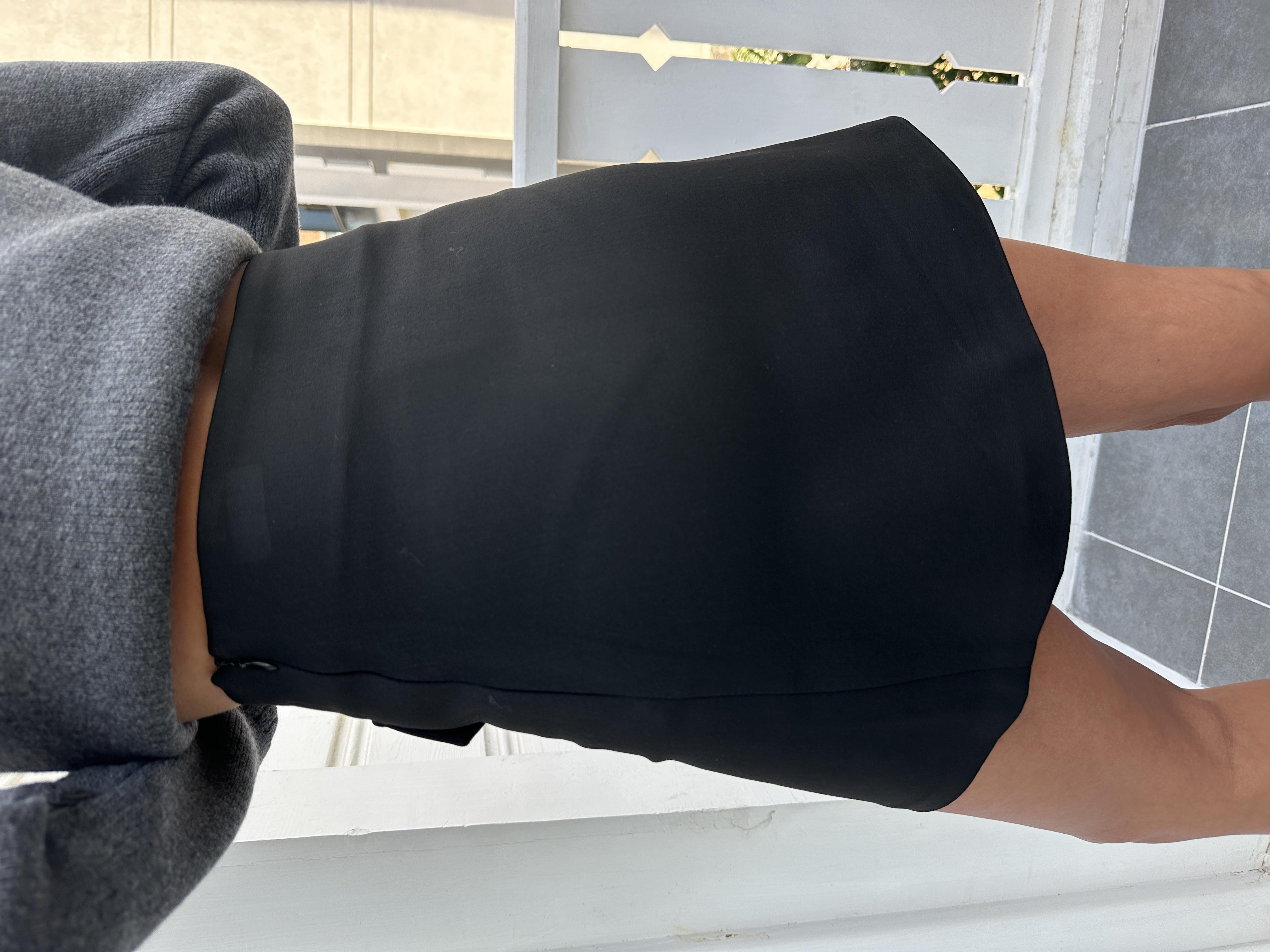 Siyah Asimetrik Detay Pileli Etek