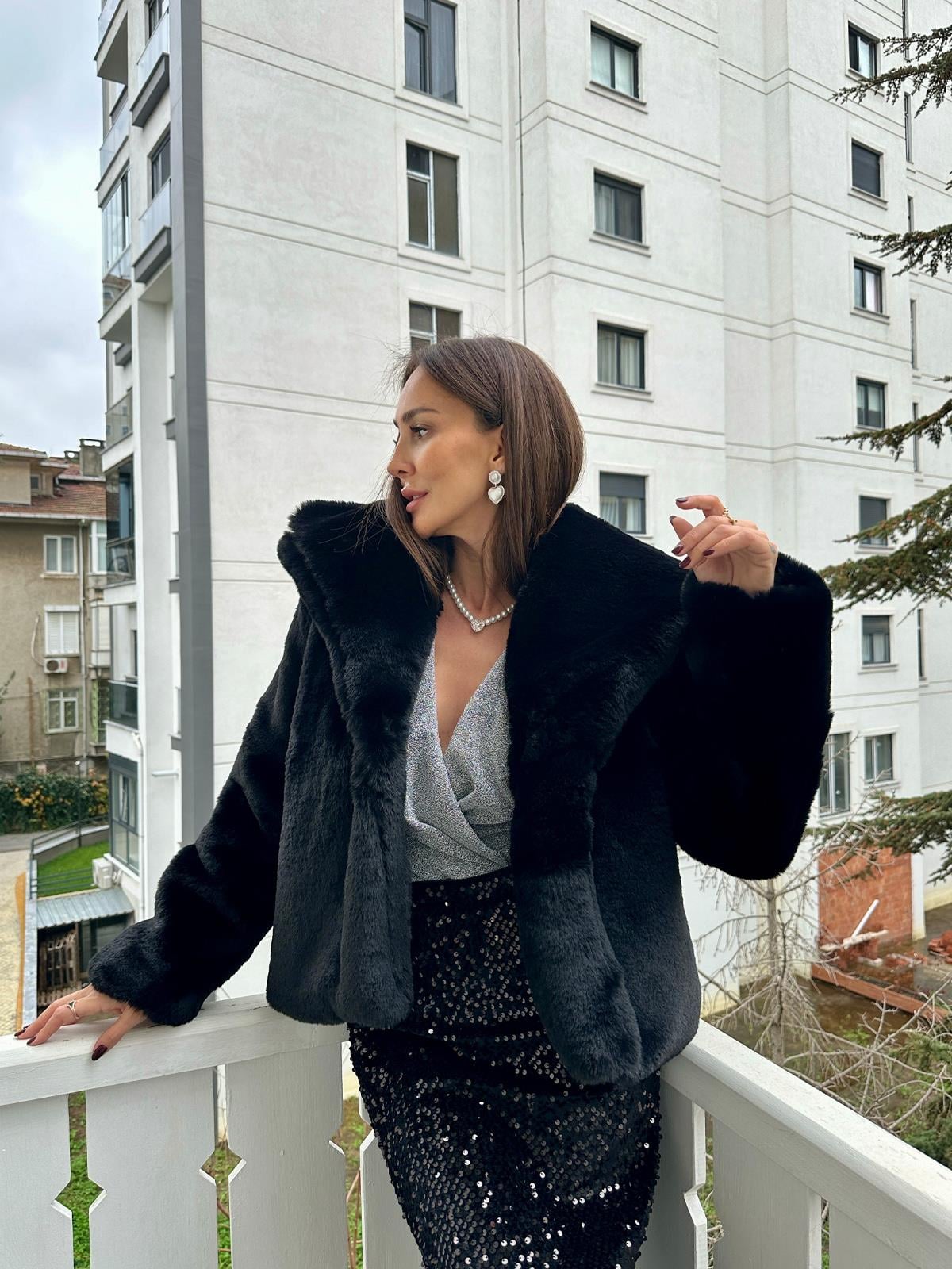 Siyah Astarlı Peluş Kürk Ceket