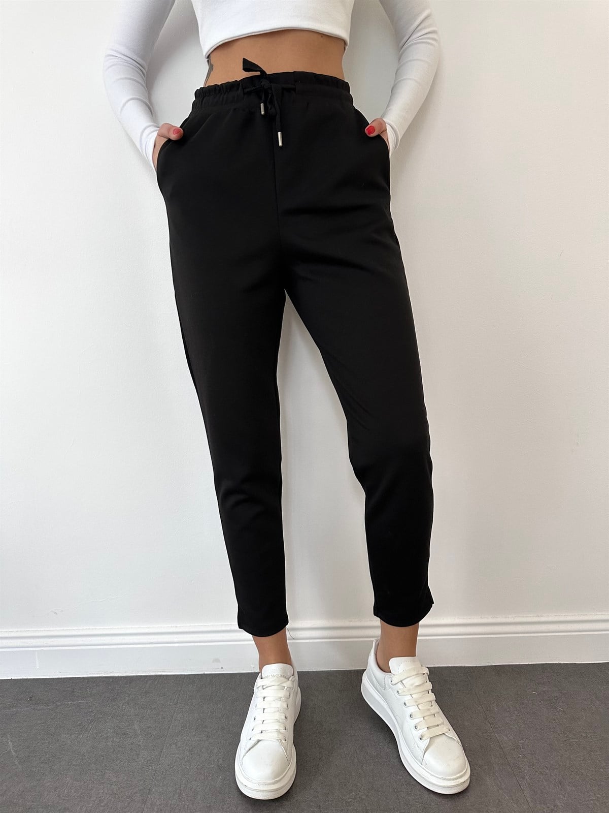 Siyah Bağcıklı Düz Paça Modal Eşofman