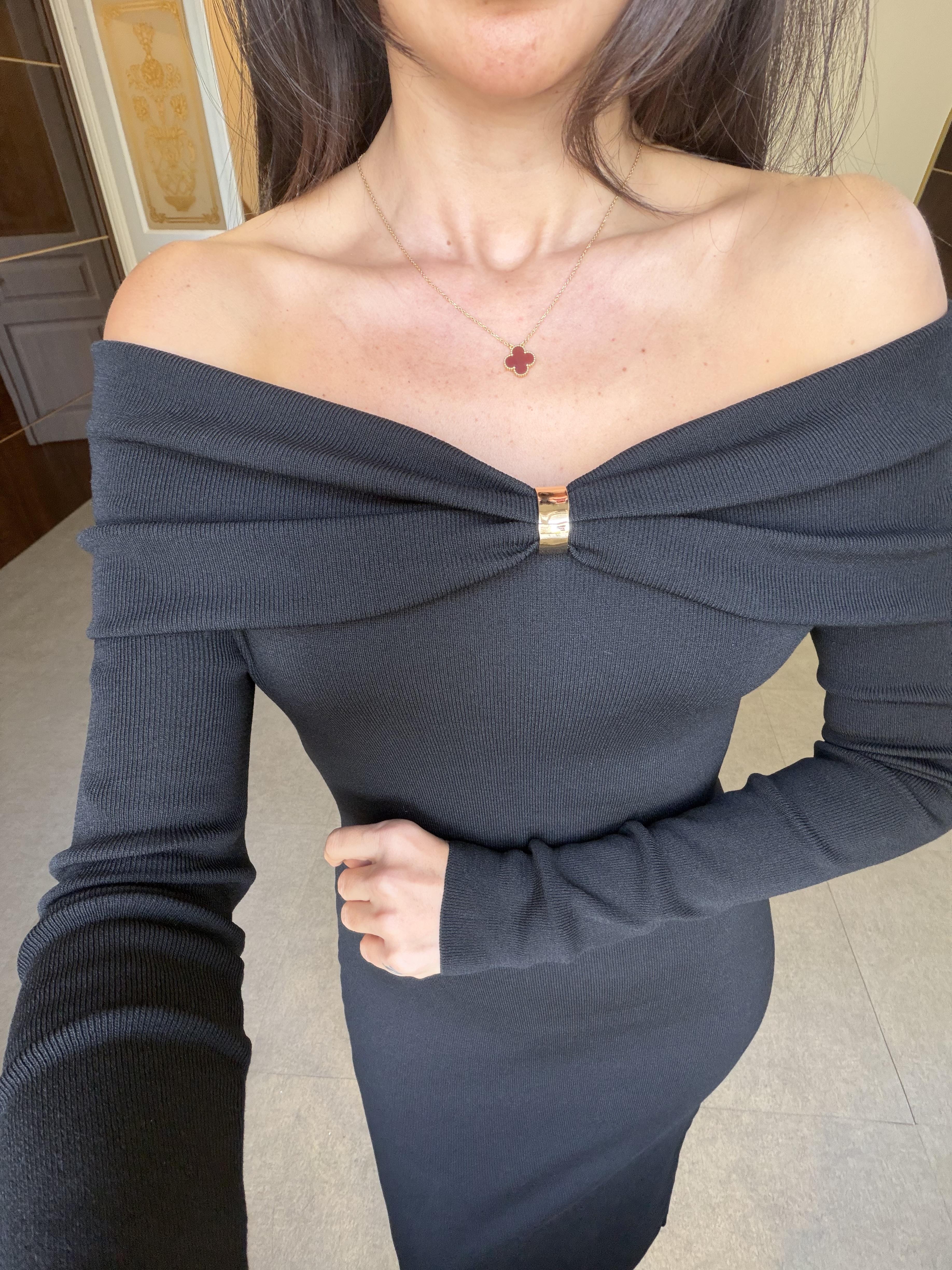 Siyah Bardot Yaka Aksesuar Detaylı Triko Elbise