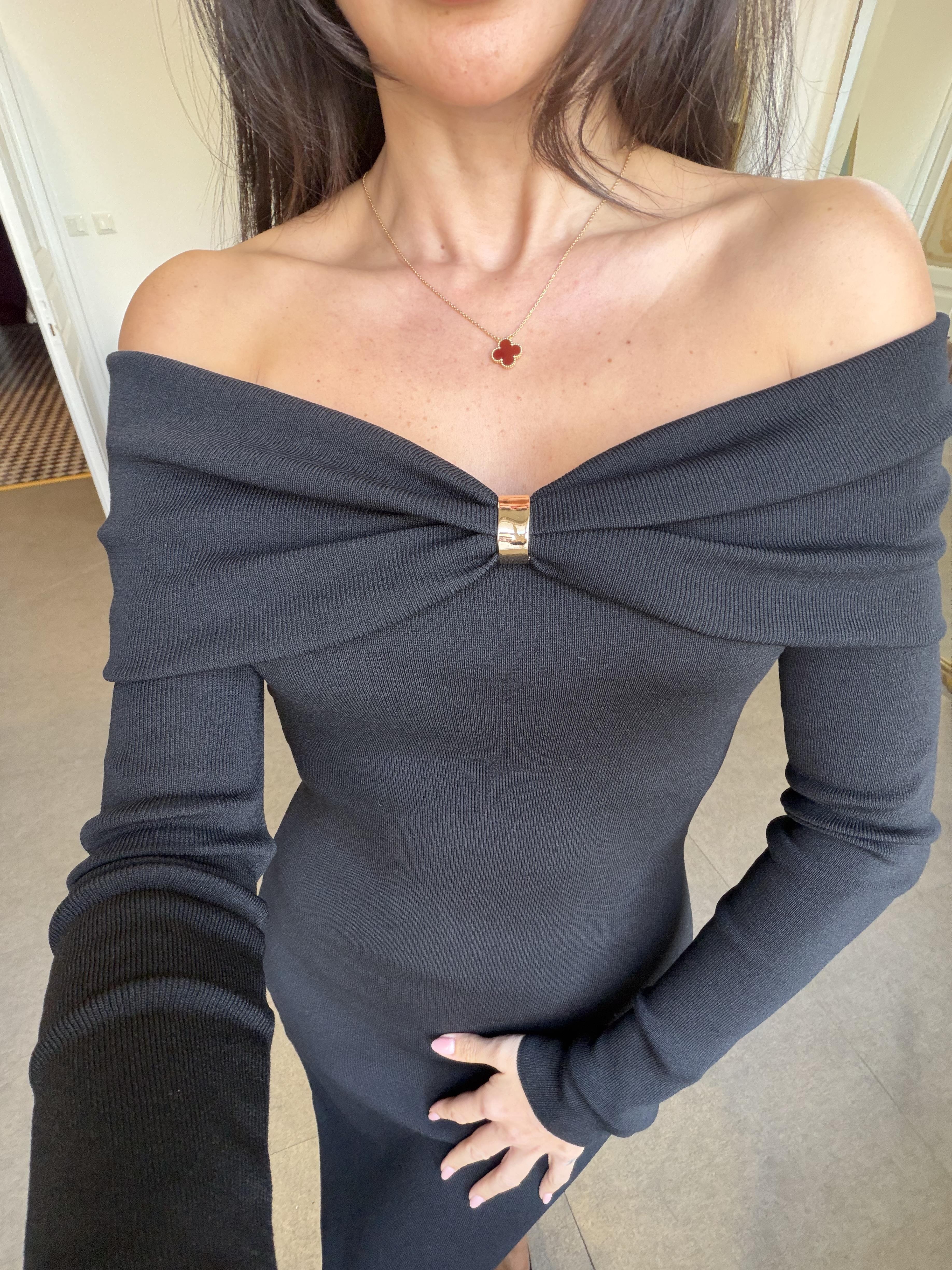 Siyah Bardot Yaka Aksesuar Detaylı Triko Elbise