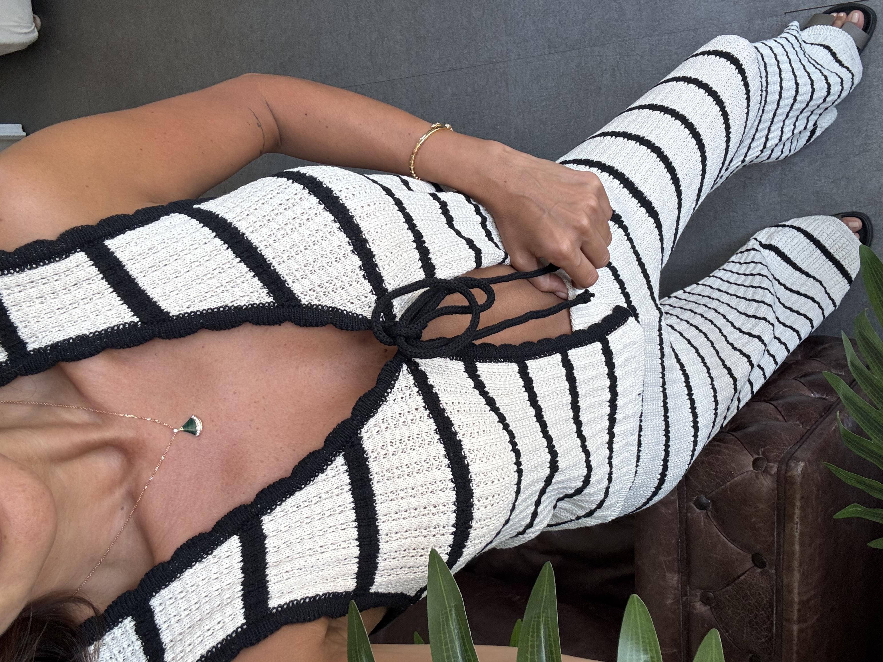 Siyah-Beyaz Yelekli Triko Takım