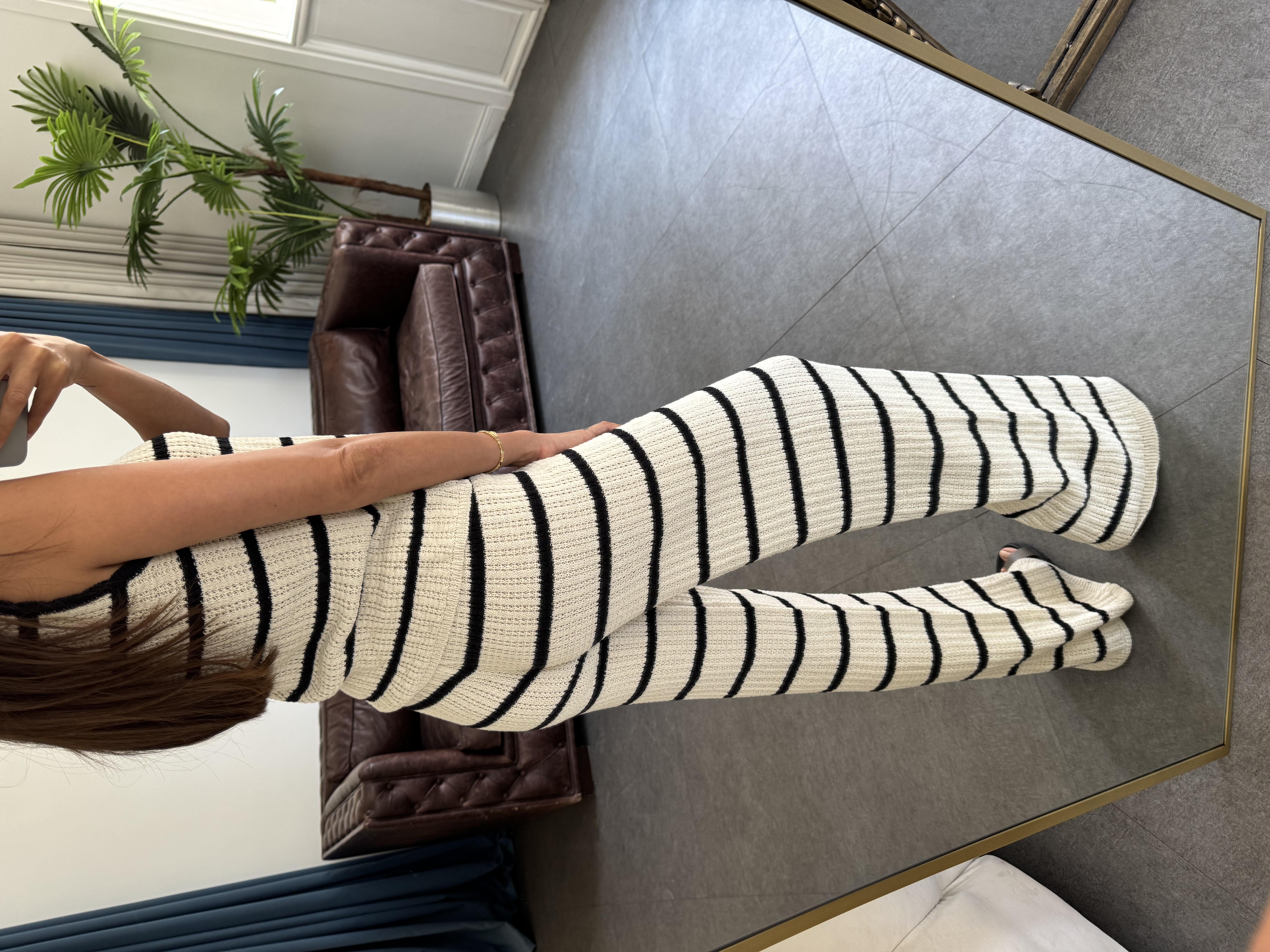 Siyah-Beyaz Yelekli Triko Takım