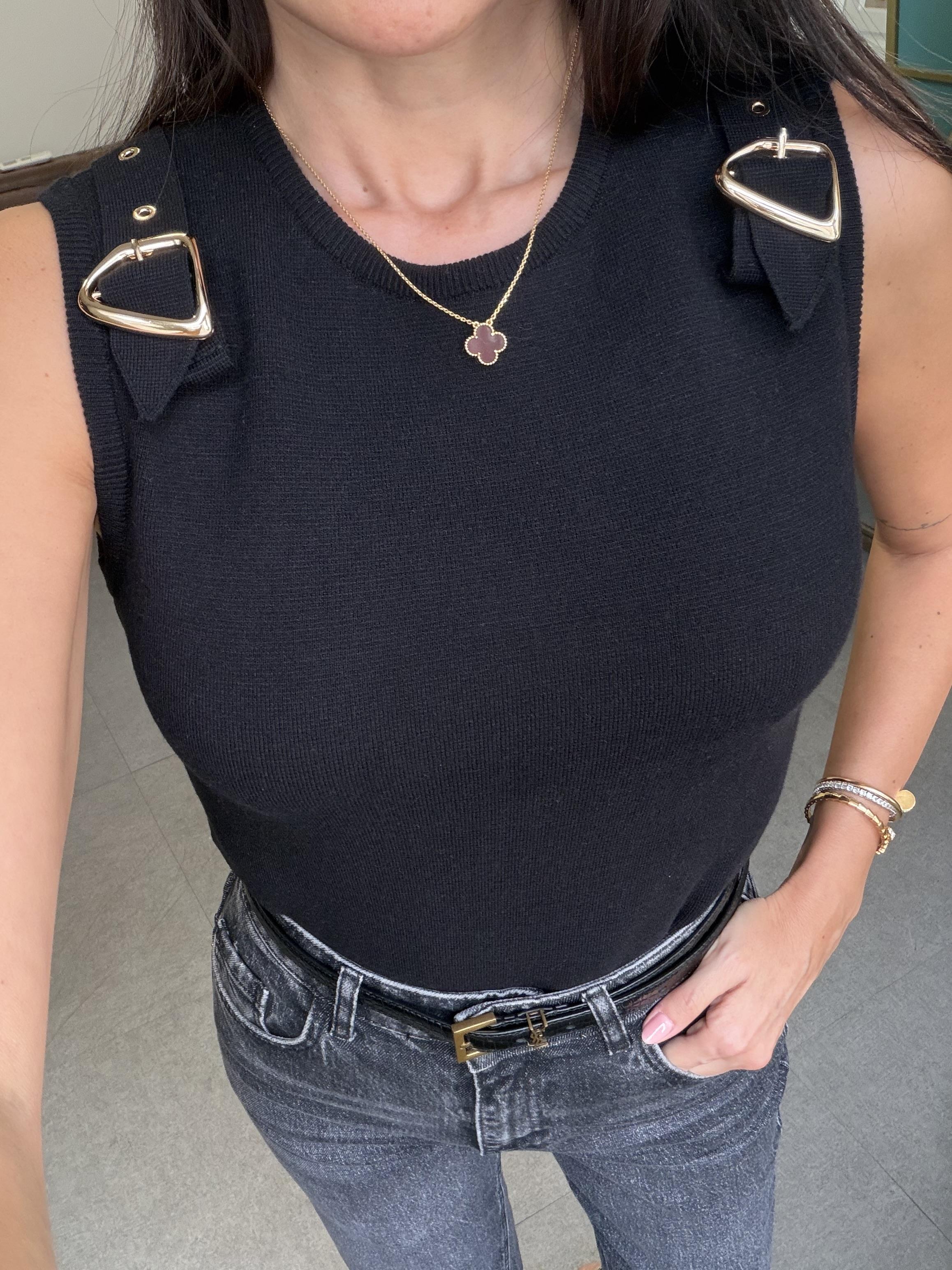 Siyah Bisiklet Yaka Aksesuar Detaylı Triko Bluz