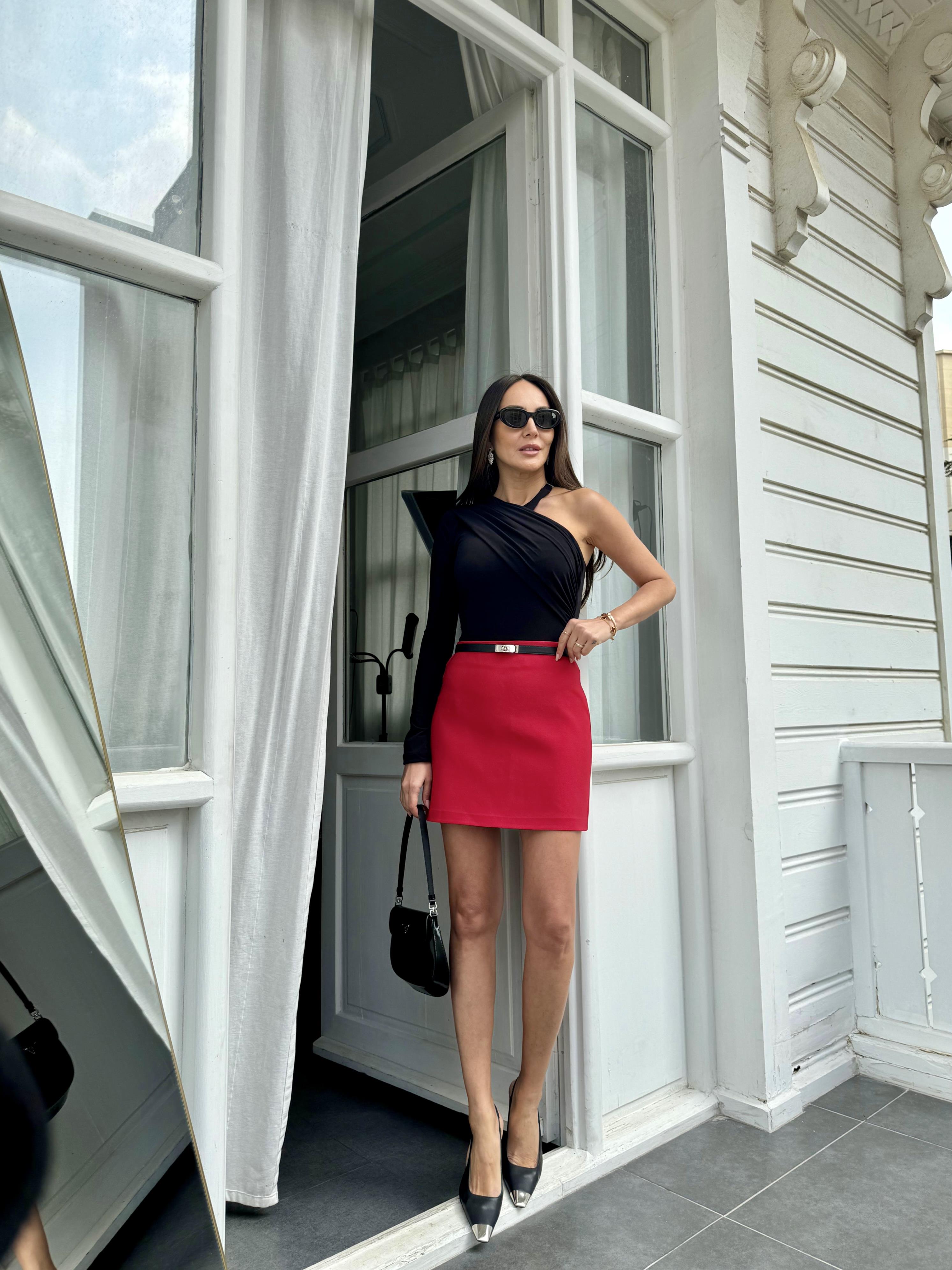 Siyah Boyun Detaylı Drape Bodysuit