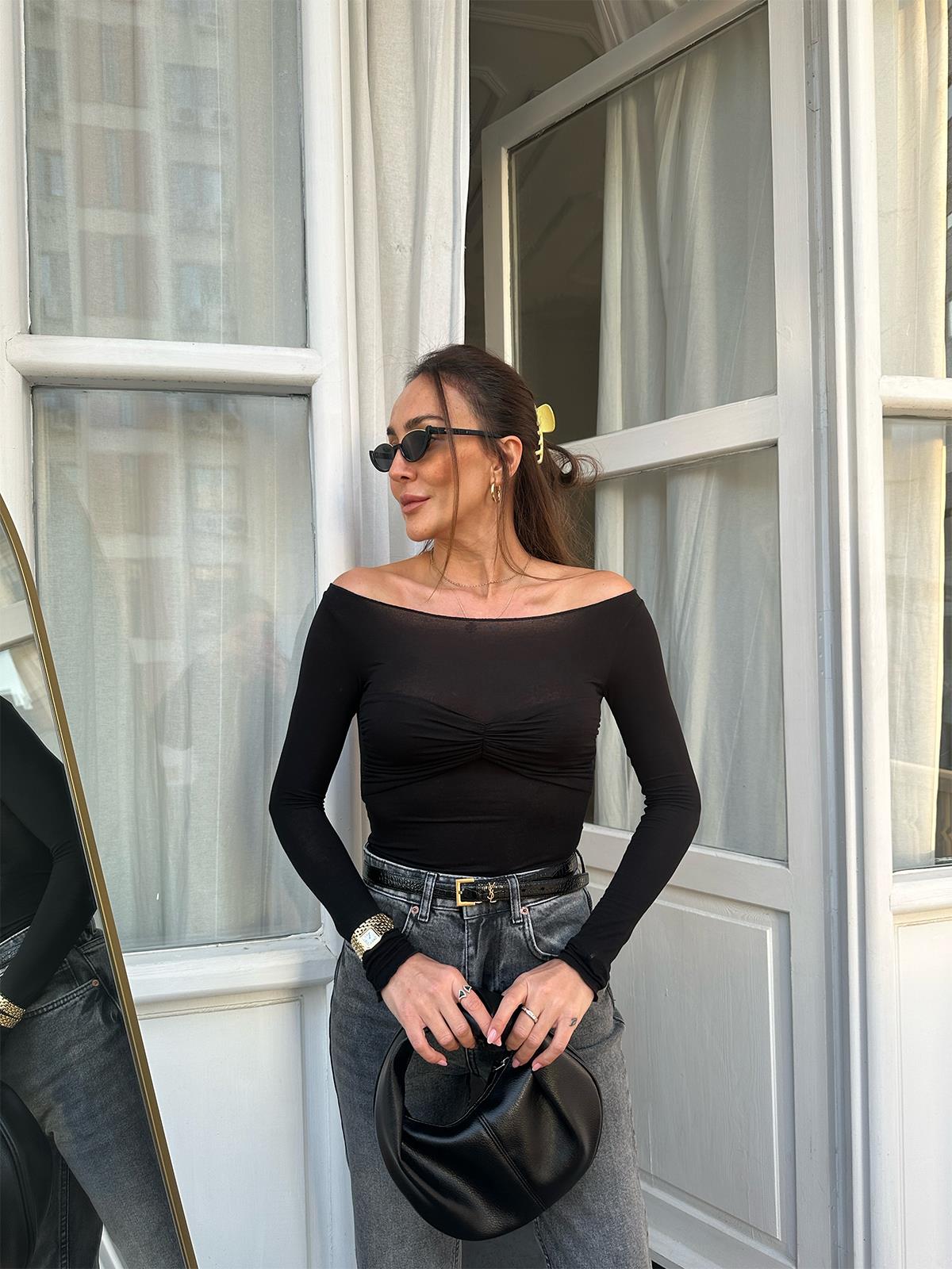 Siyah Büzgü Detaylı Bluz