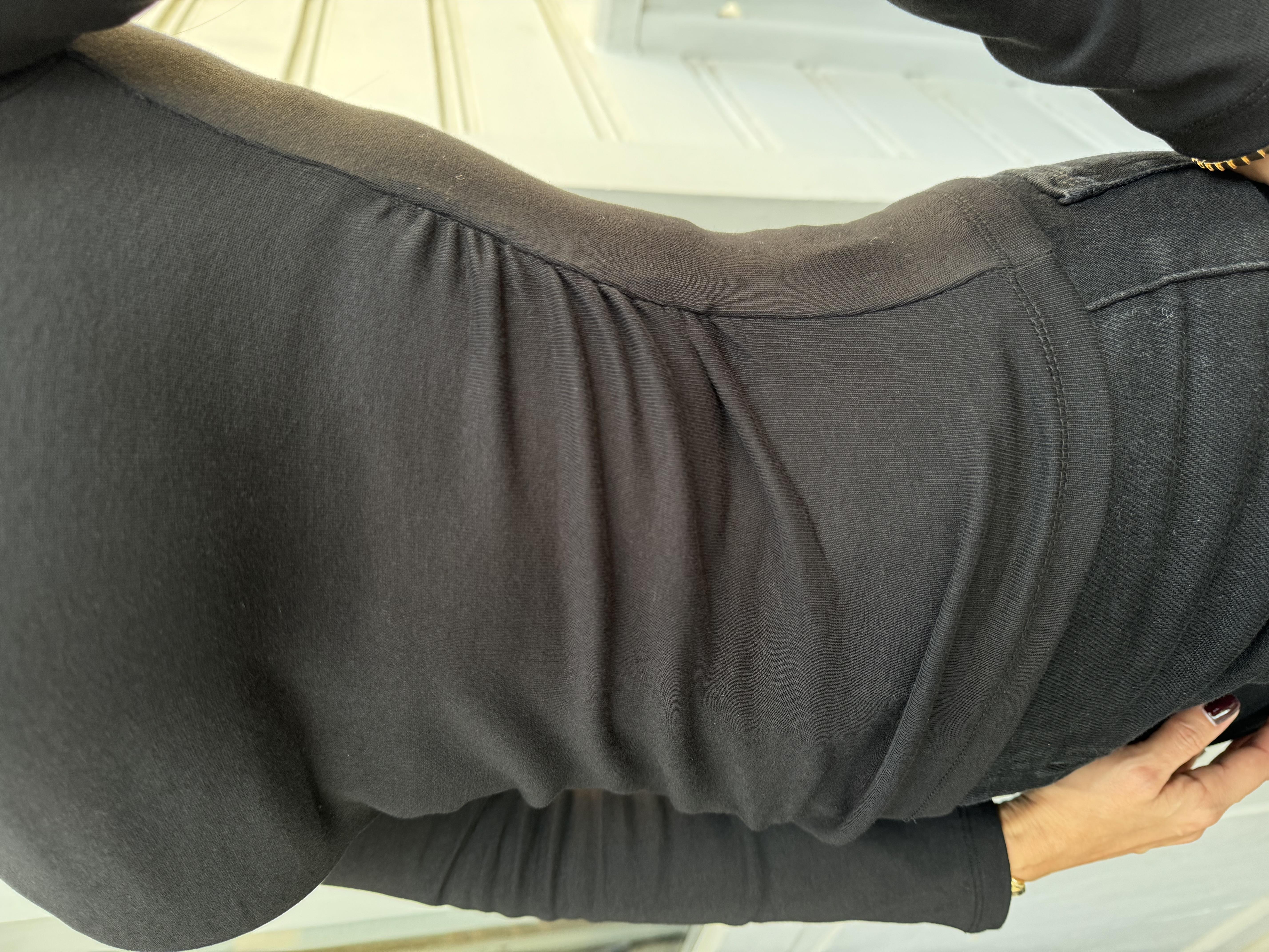 Siyah Büzgülü Kayık Yaka Bluz