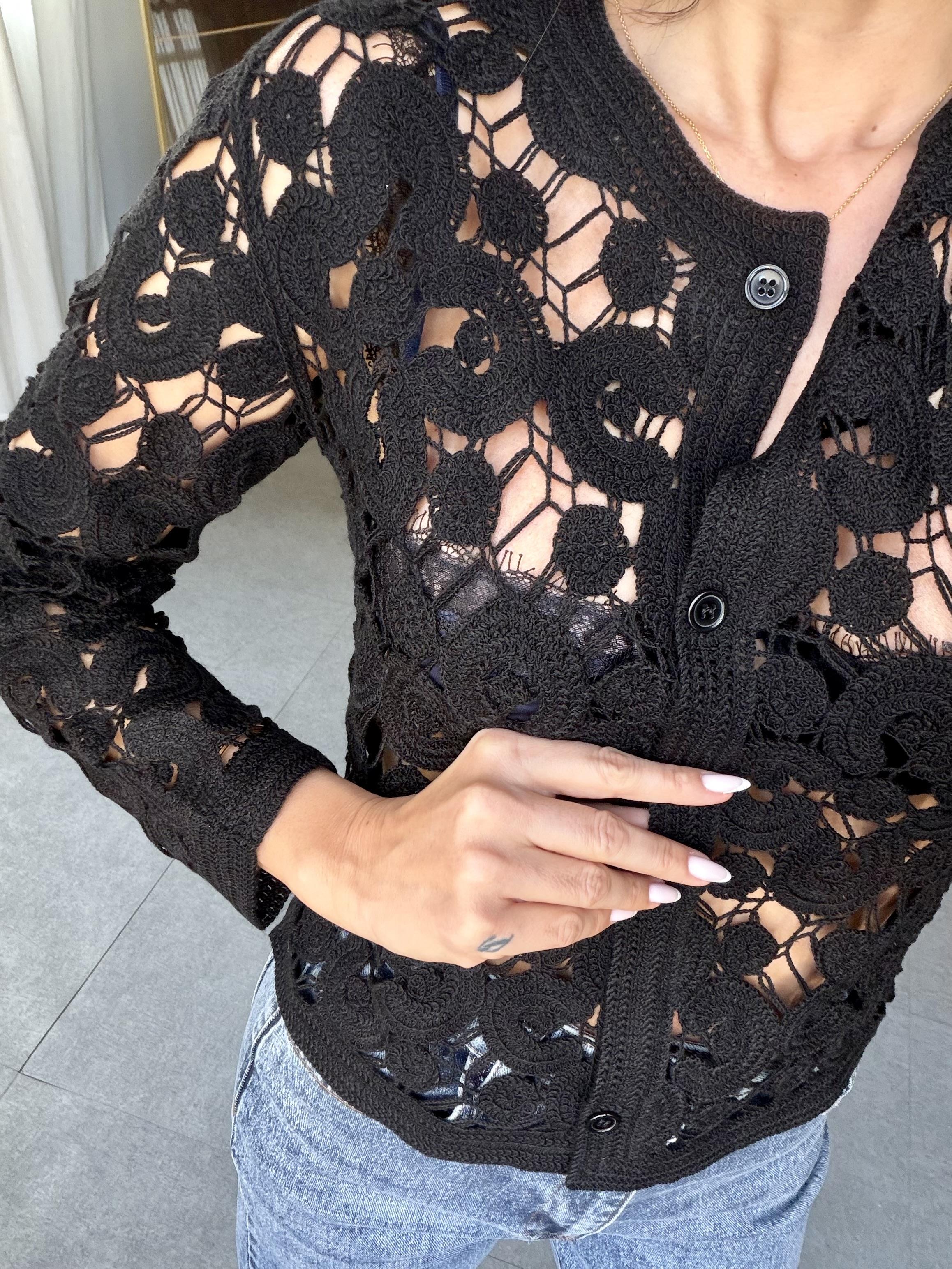 Siyah Dantel Tasarımlı Hırka