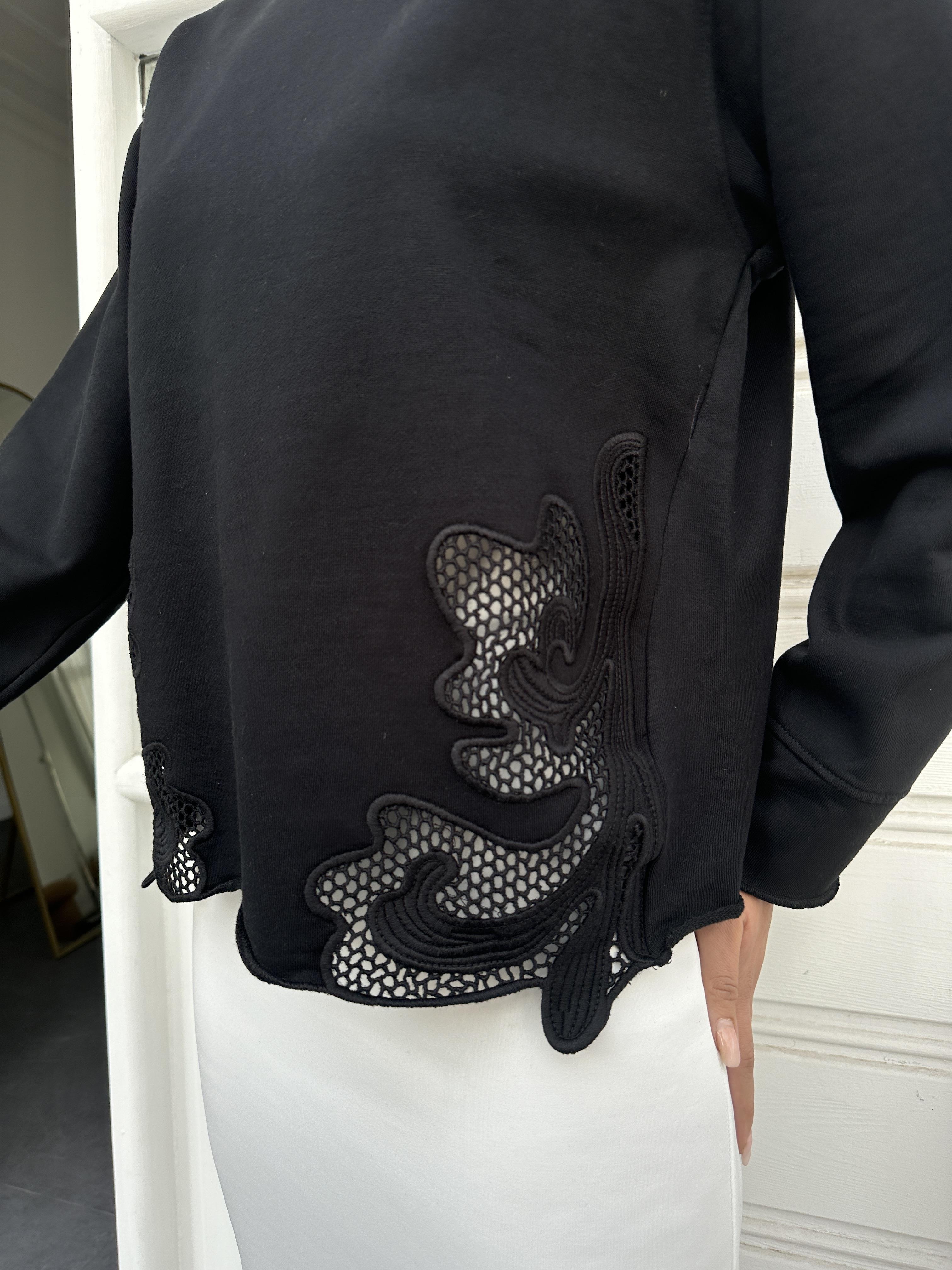 Siyah Dantel Tasarımlı Sweatshirt