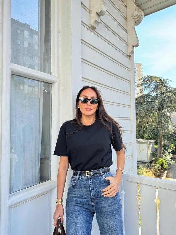 Siyah Dekoratif Dikişli Bisiklet Yaka Tişört