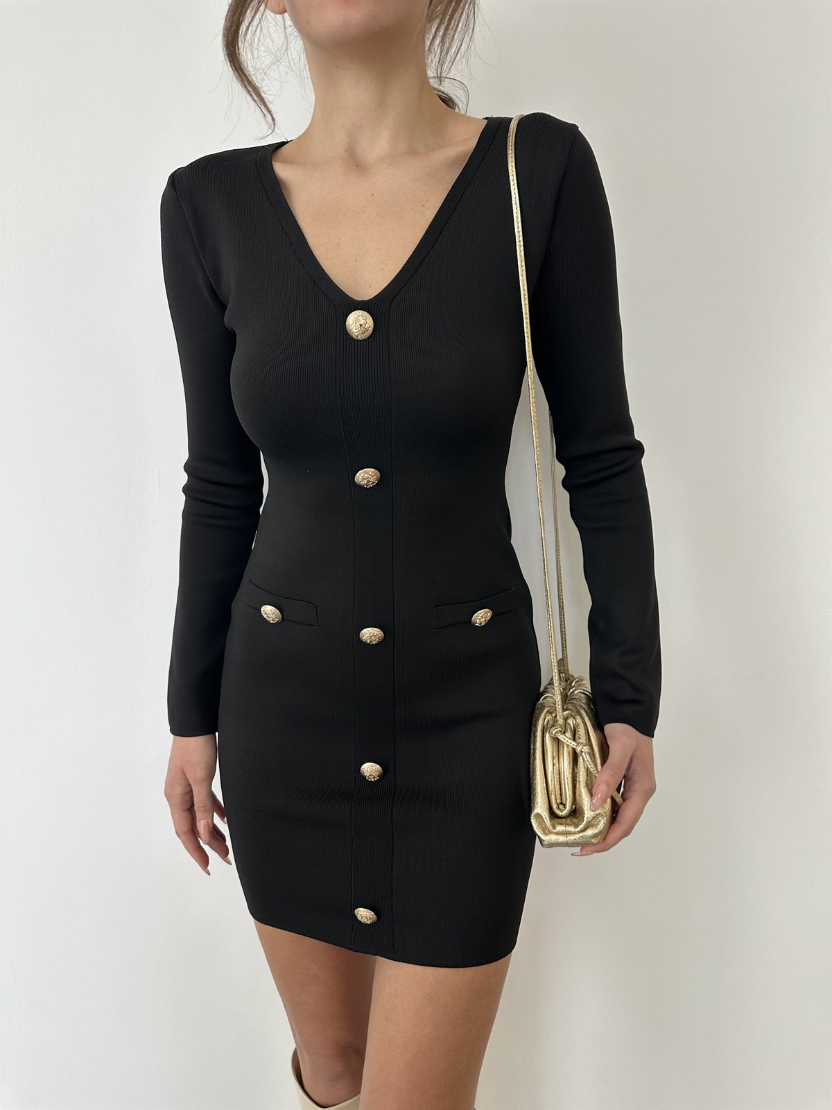Siyah Düğmeli Esnek Elbise
