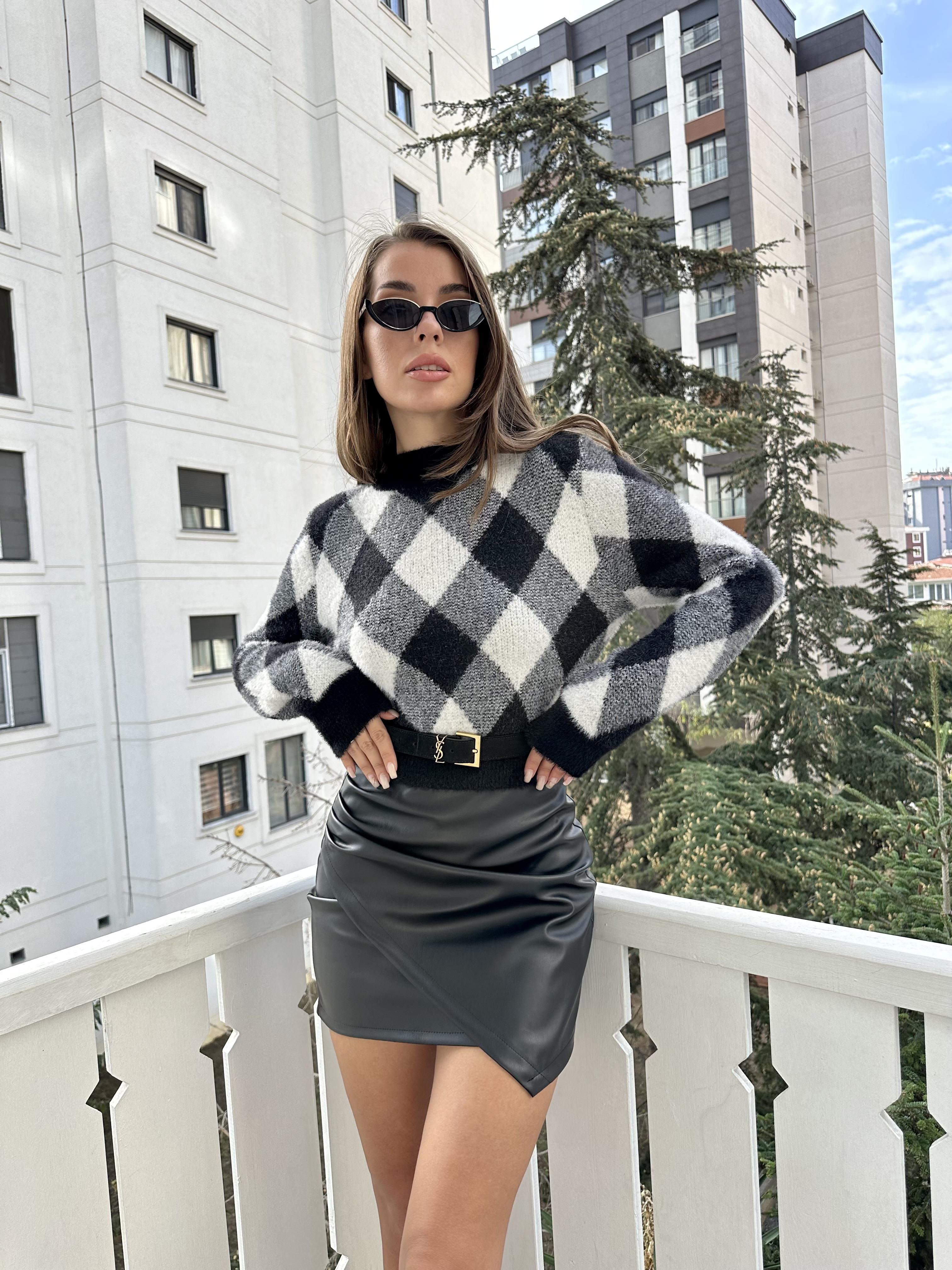 Siyah Ekose Kazak