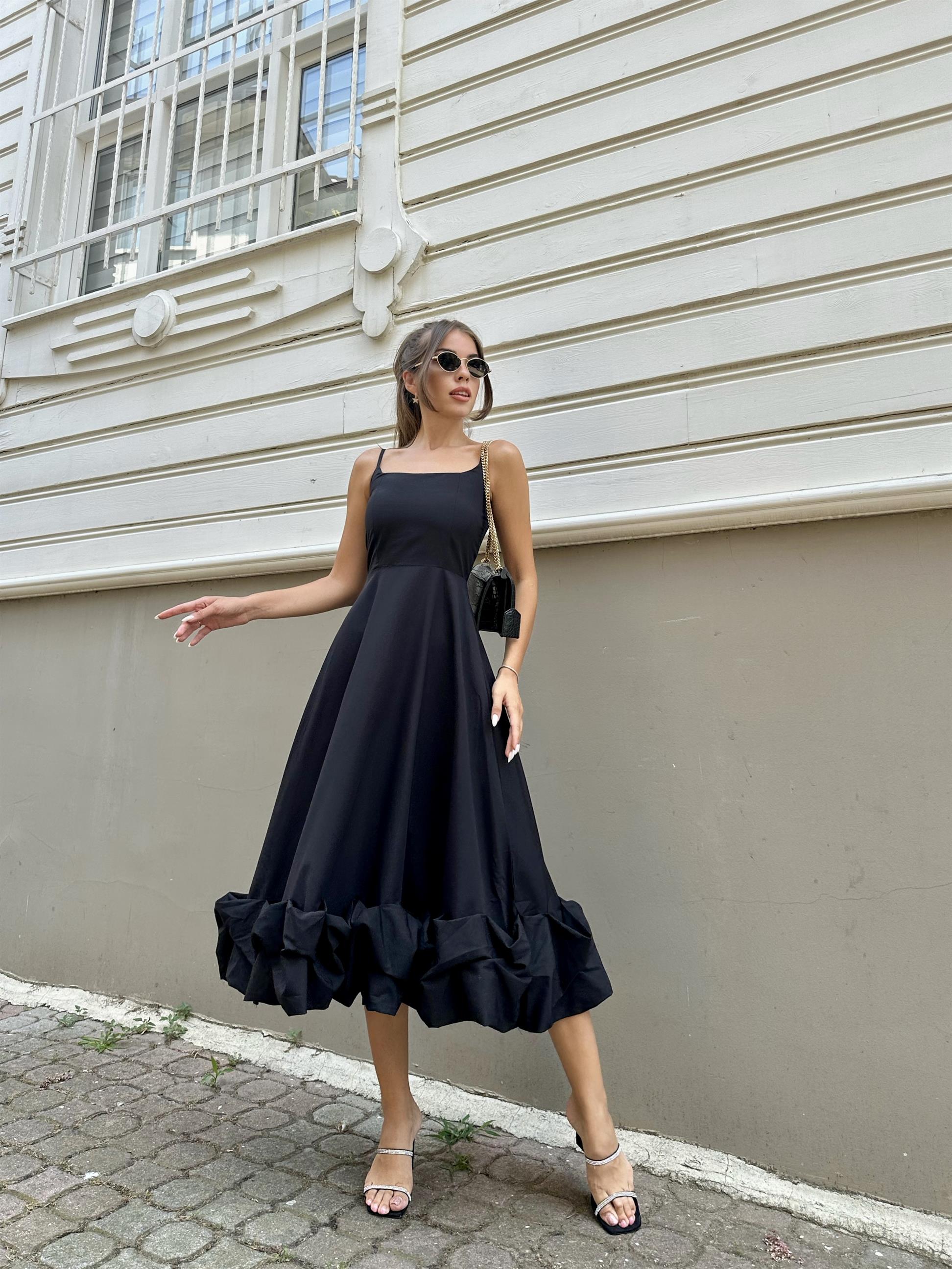 Siyah Etek Ucu Volanlı Elbise