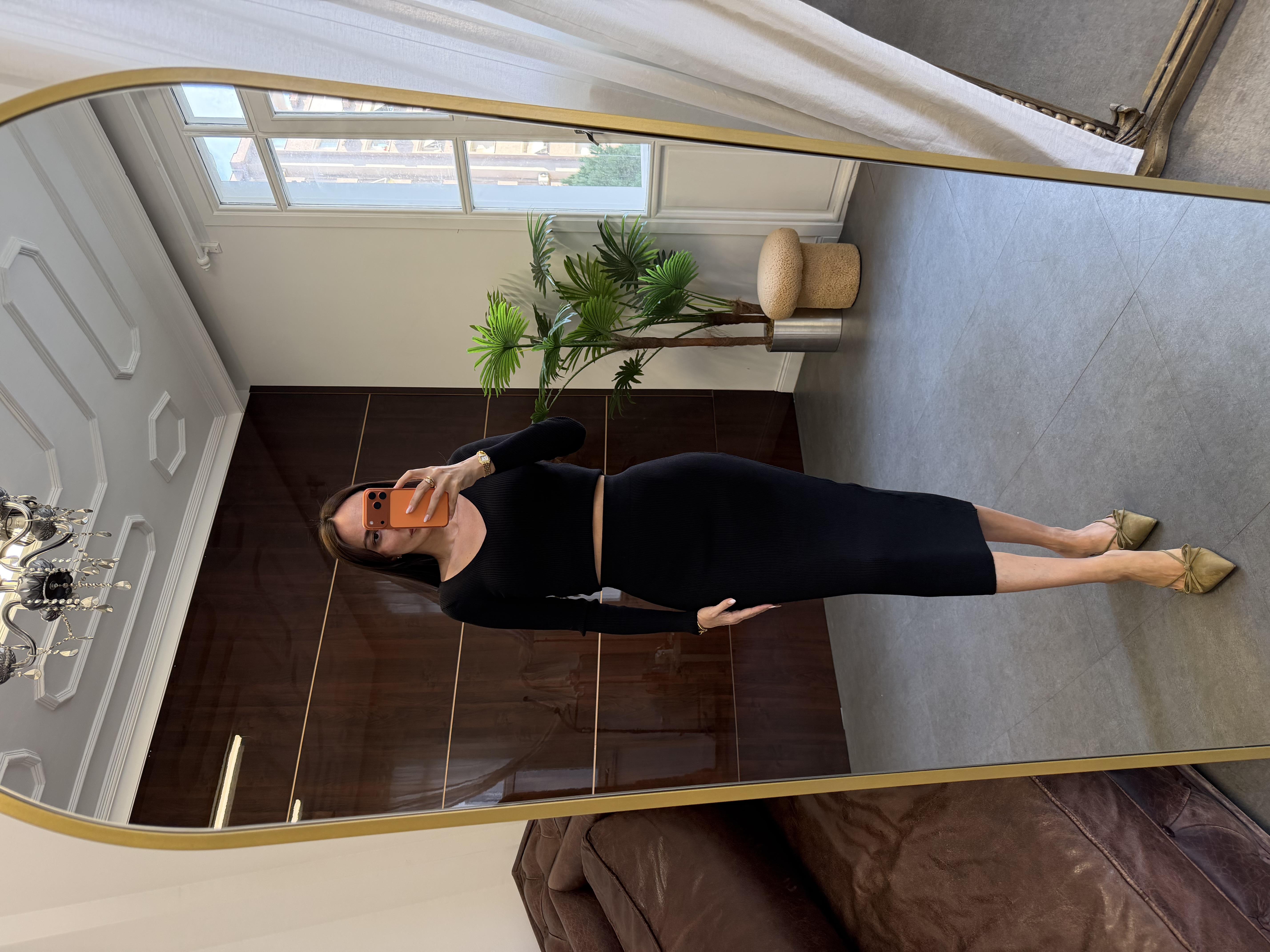 Siyah Fitilli V Yaka Etekli Takım