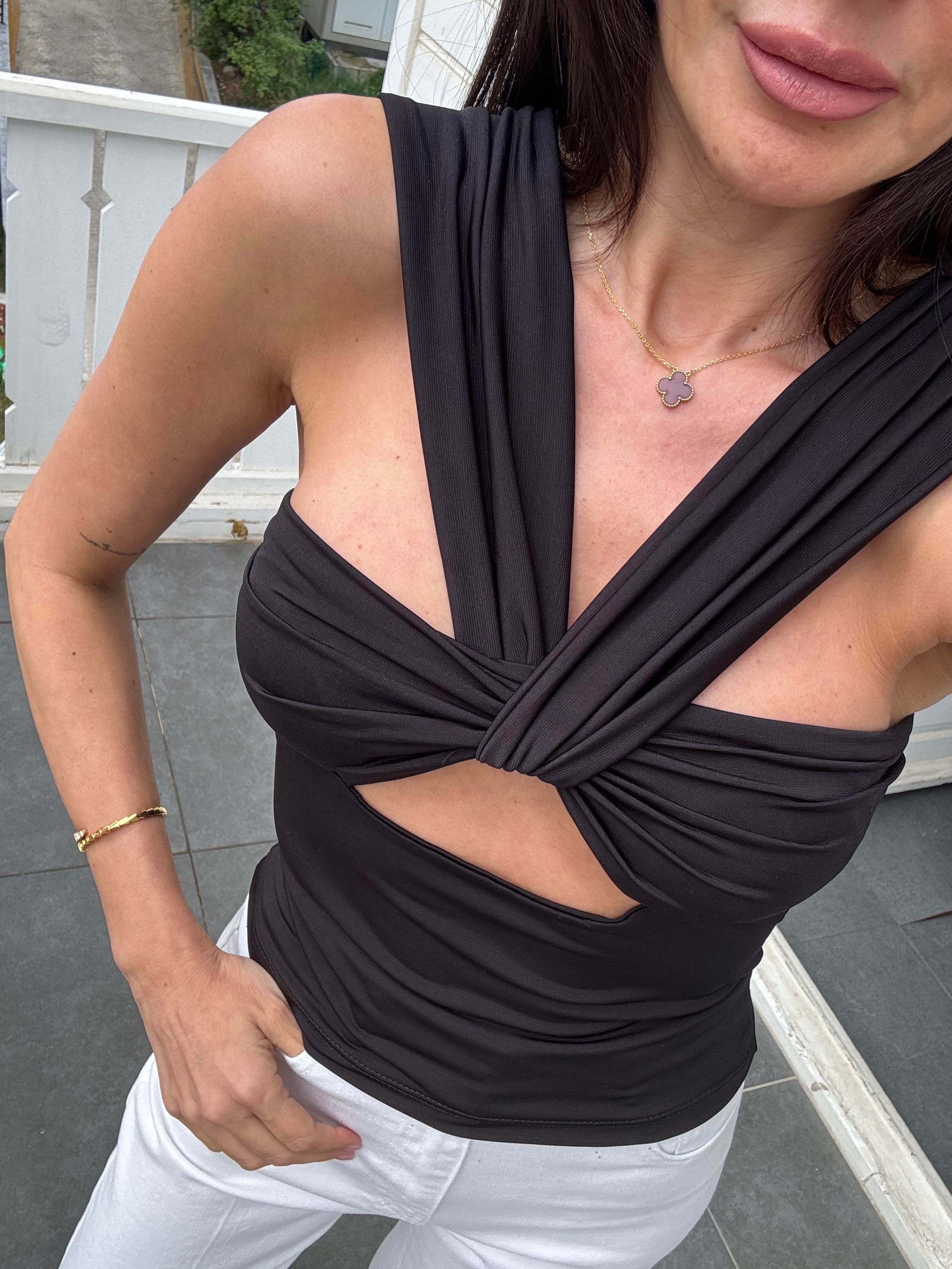 Siyah Göğsü Drape Detaylı Bluz