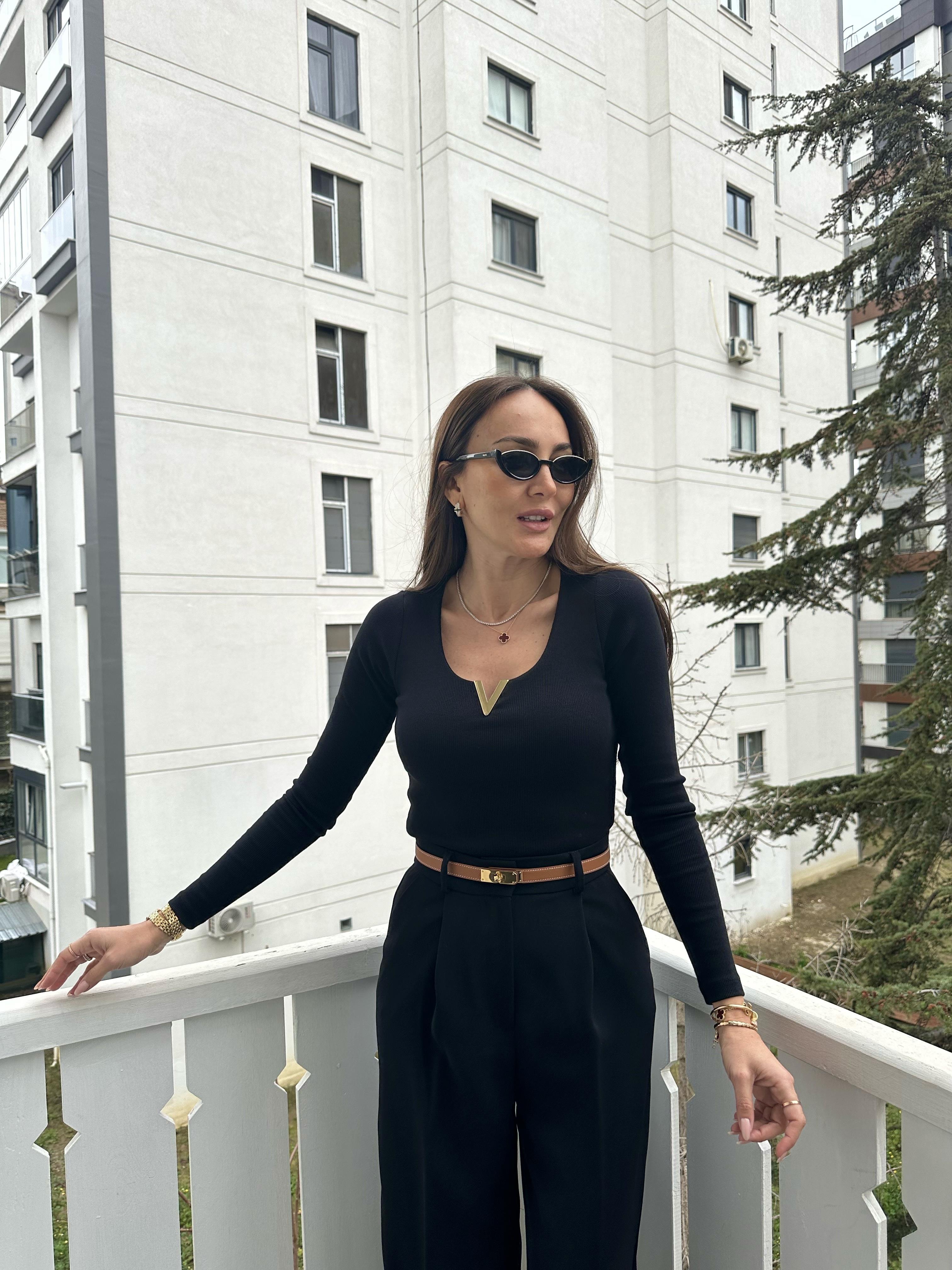 Siyah Gold Aksesuar Detay Body