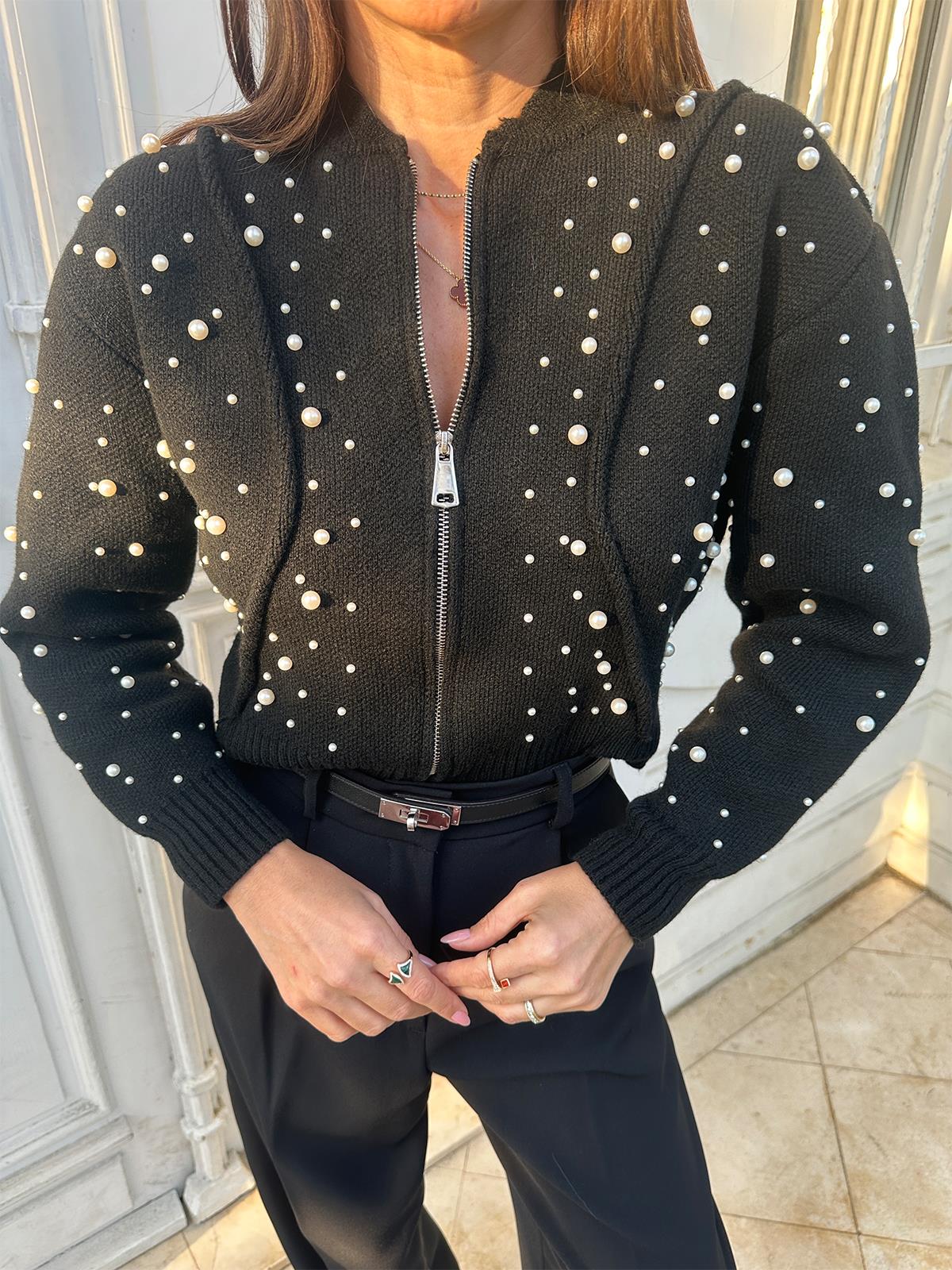 Siyah İnci Taş Detaylı Fermuarlı Hırka