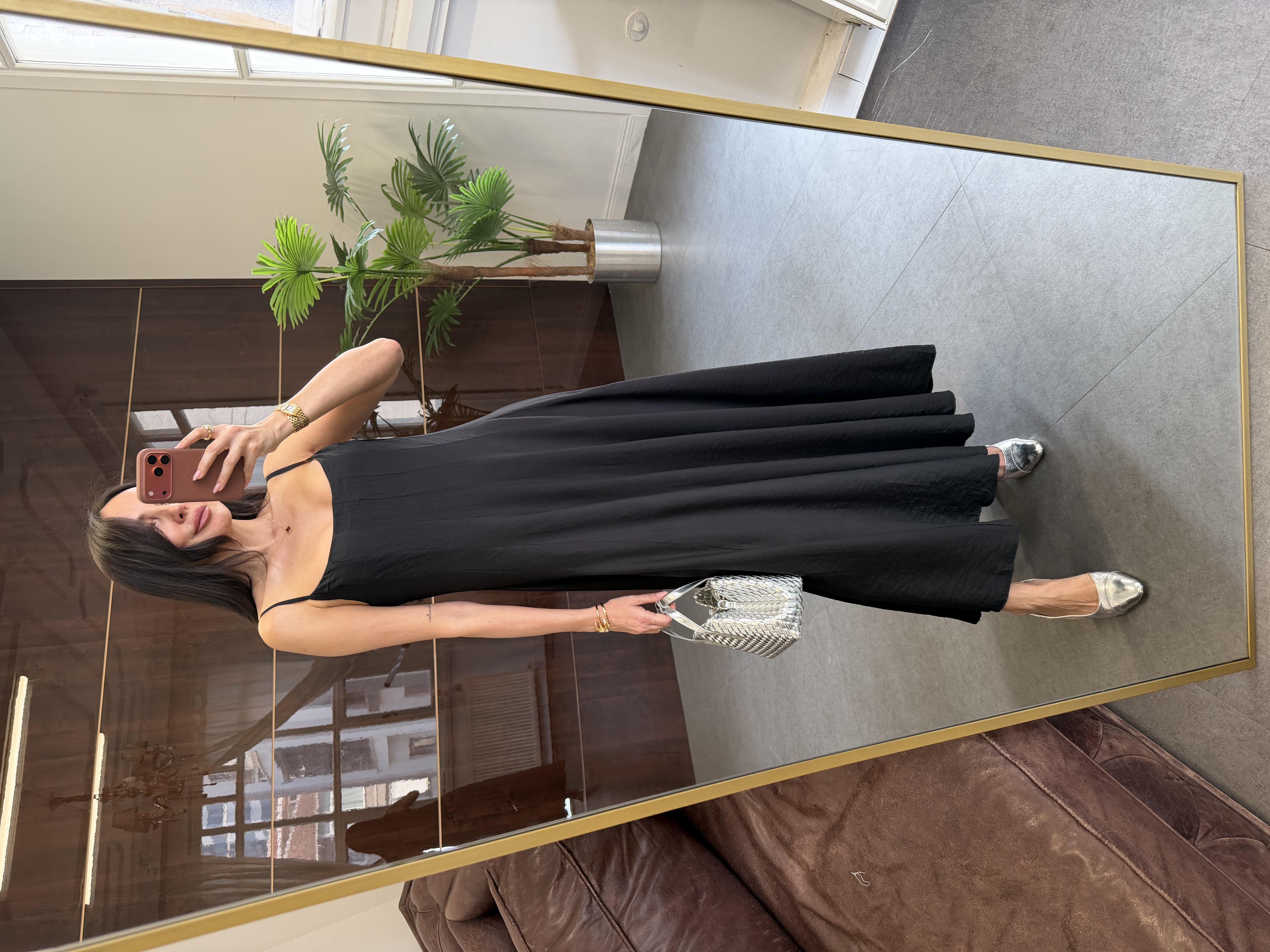 Siyah İp Askılı Etek Ucu Volanlı  Elbise