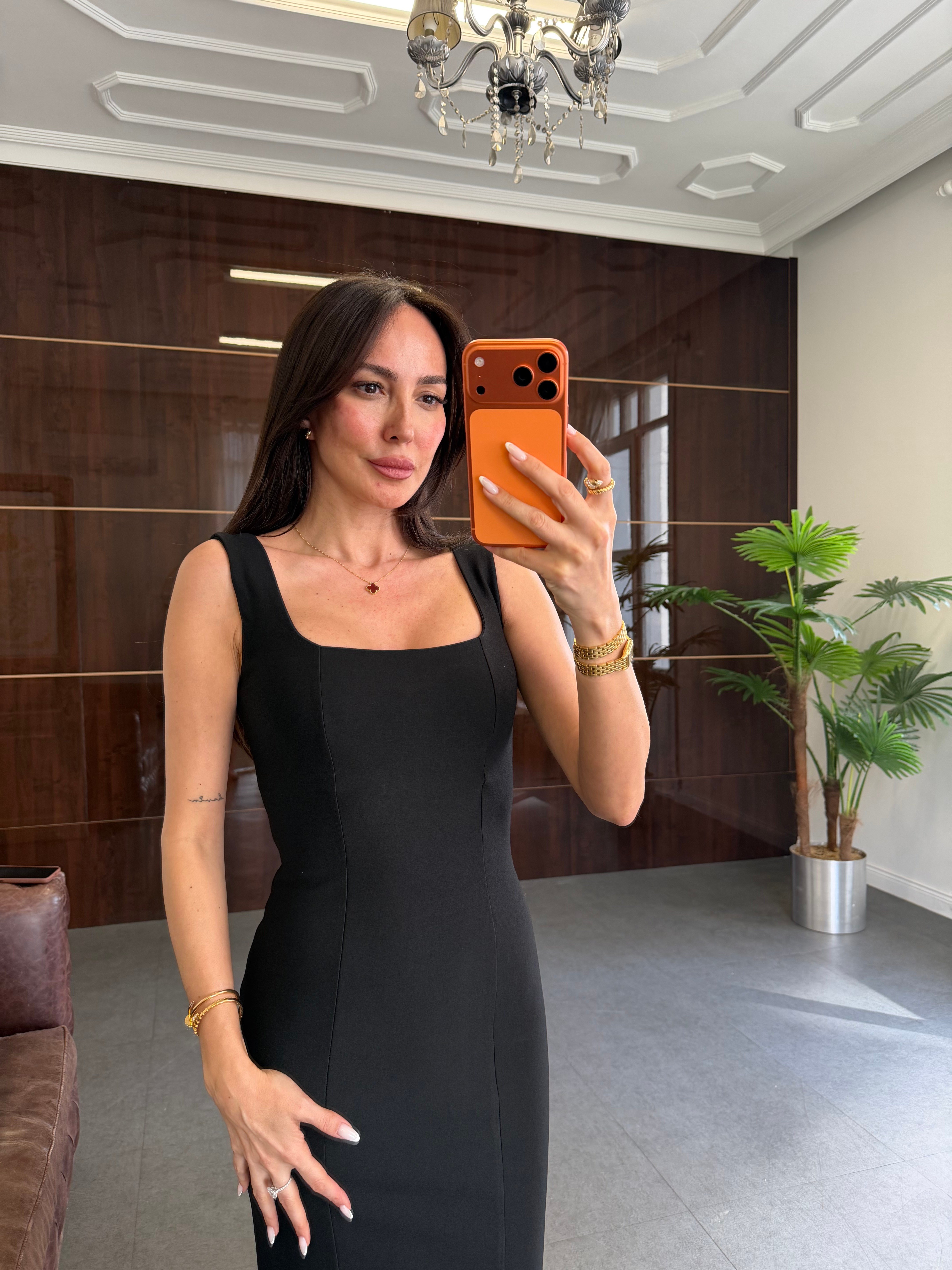 Siyah Kalın Askılı Kalem Elbise