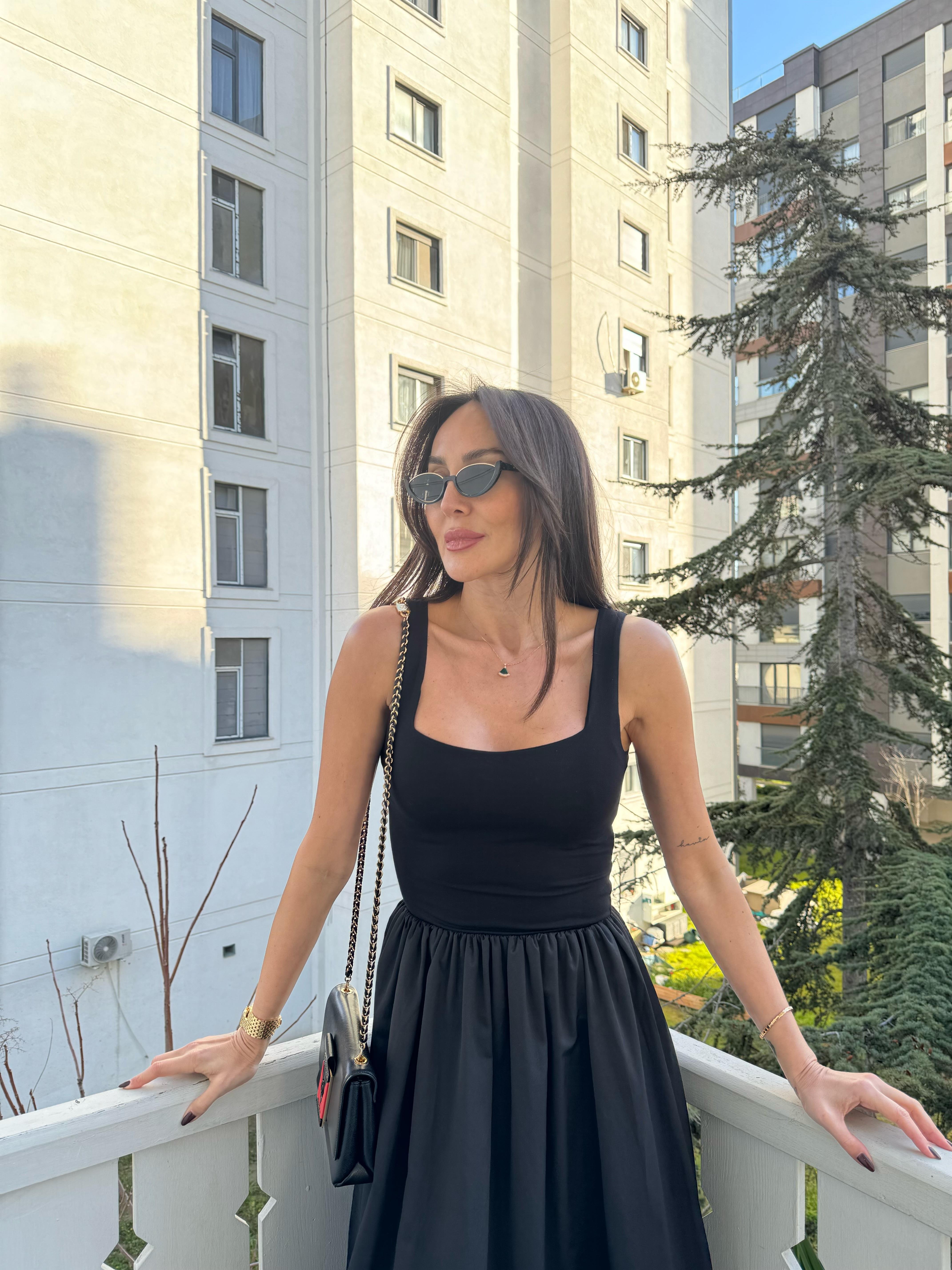 Siyah Kalın Askılı Uzun Elbise