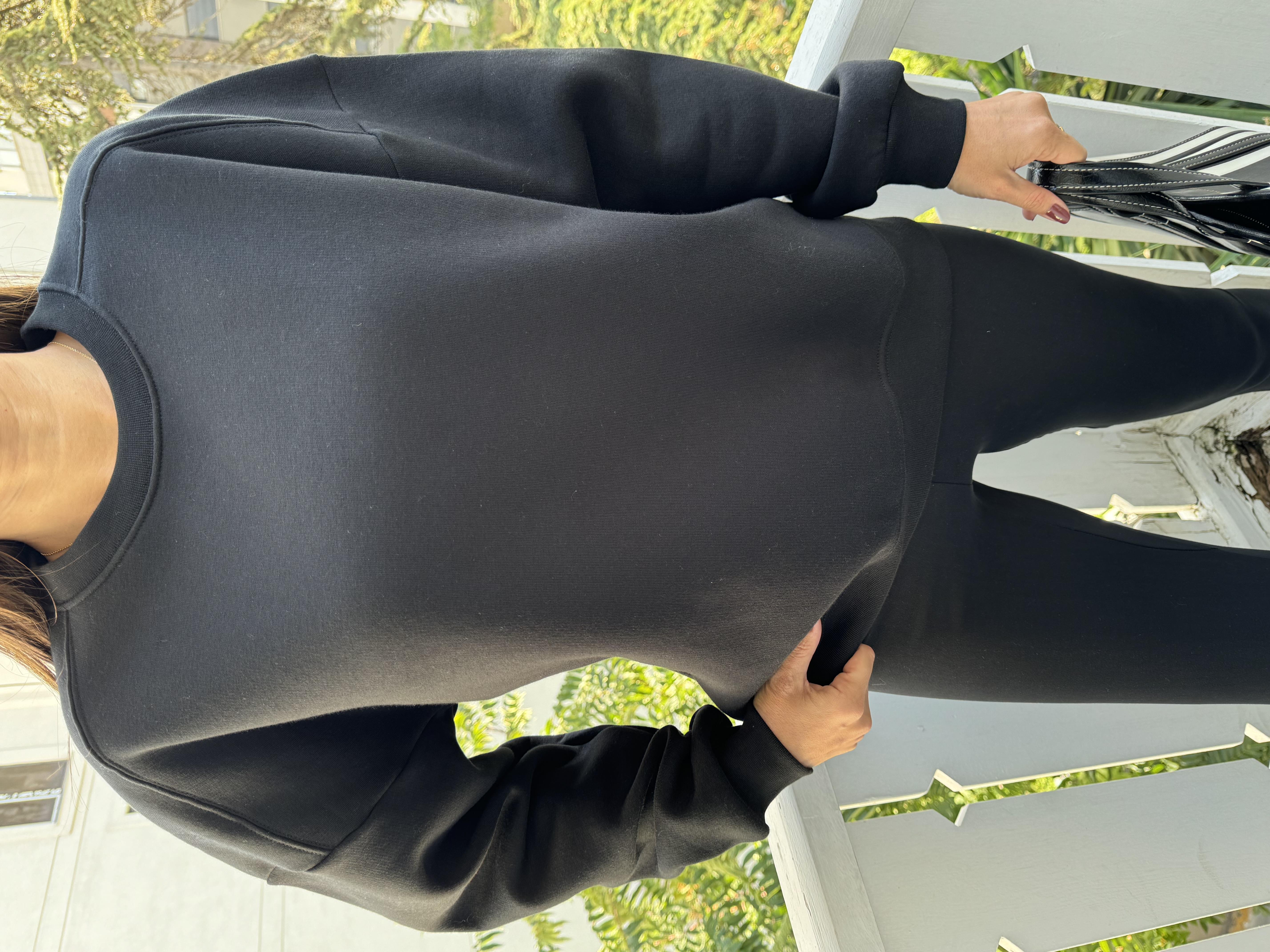 Siyah Kanallı Düz Sweat