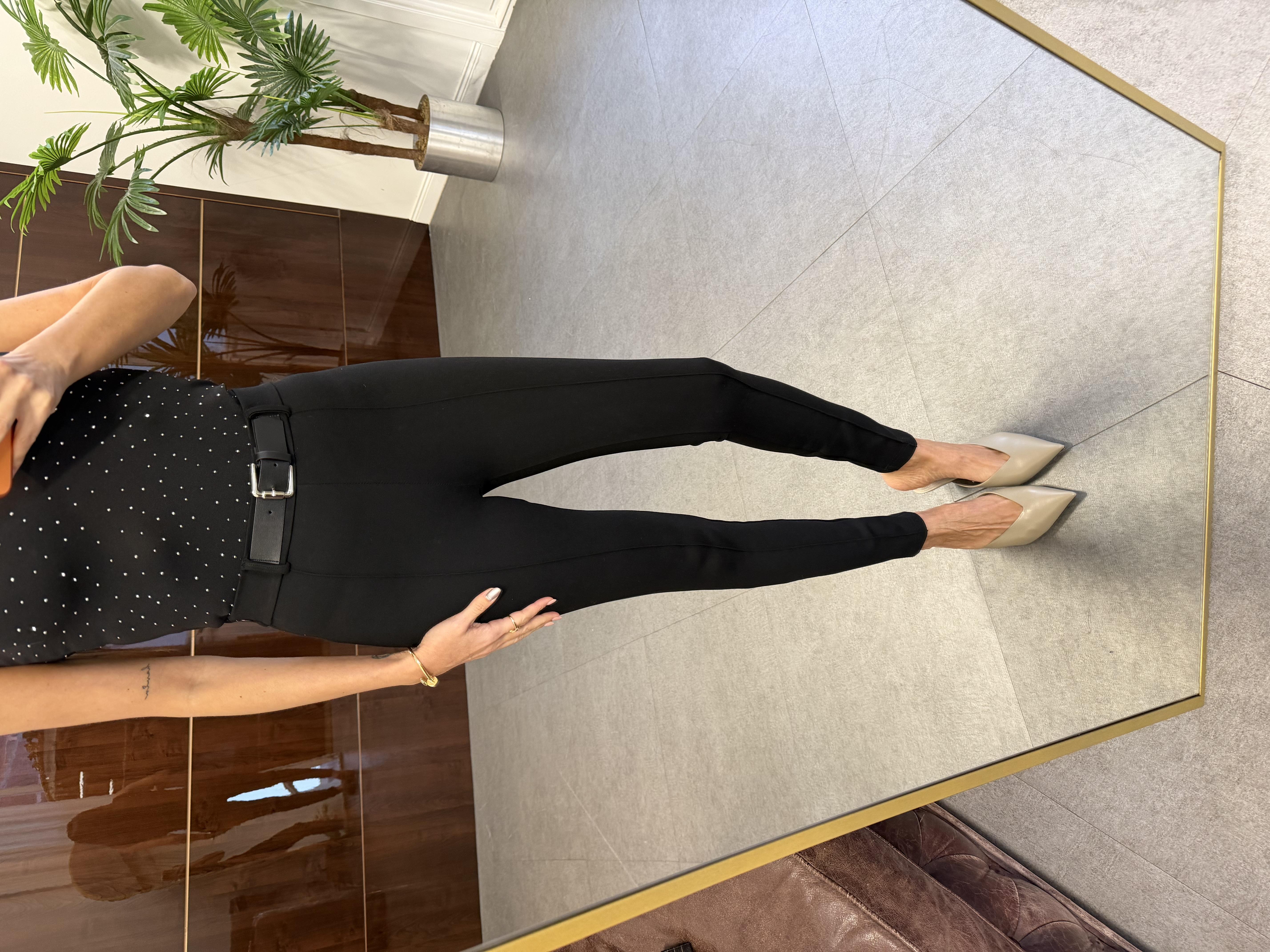 Siyah Kemerli Tayt Pantolon