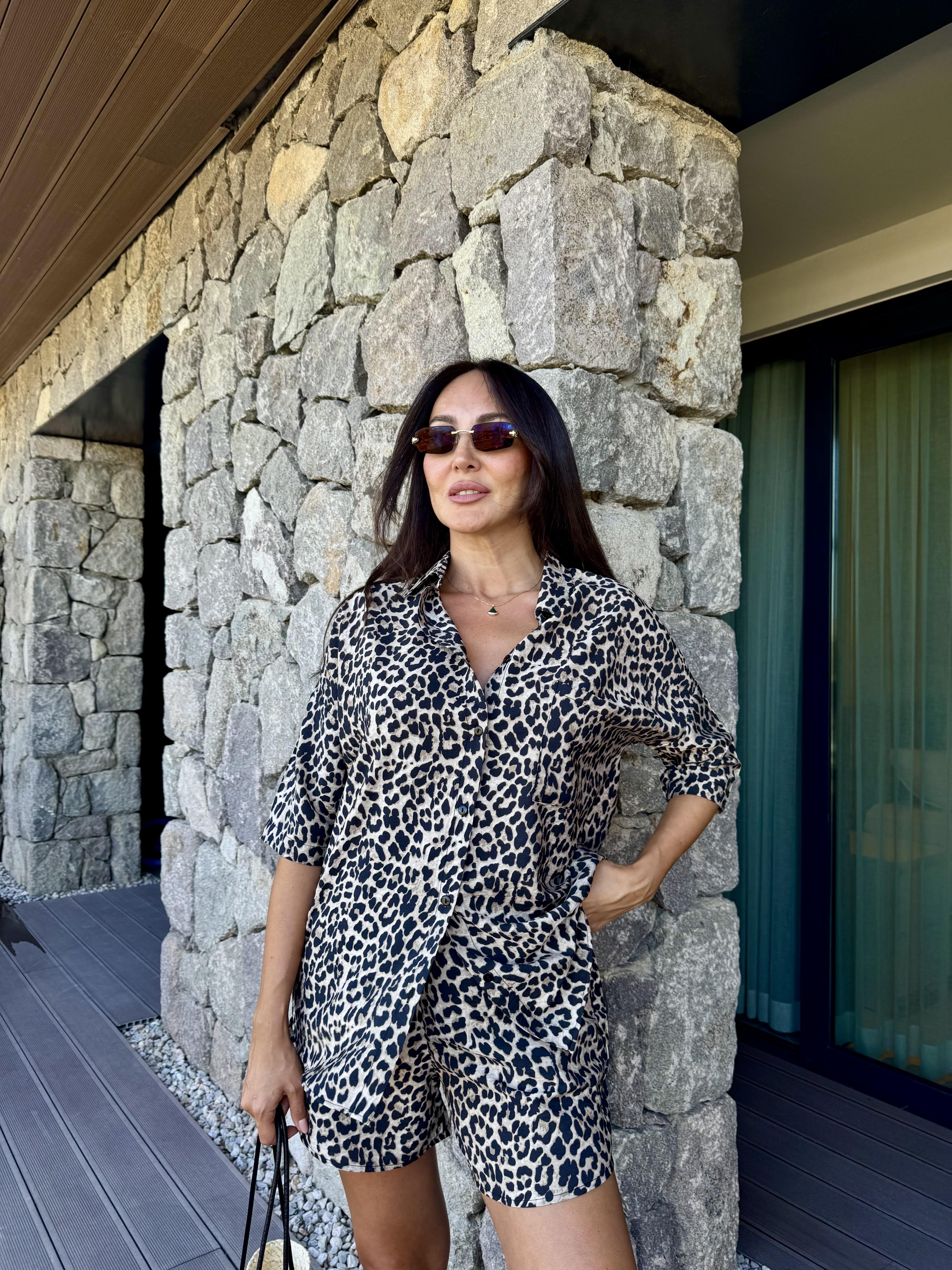 Siyah Leopar Desen Şortlu Takım