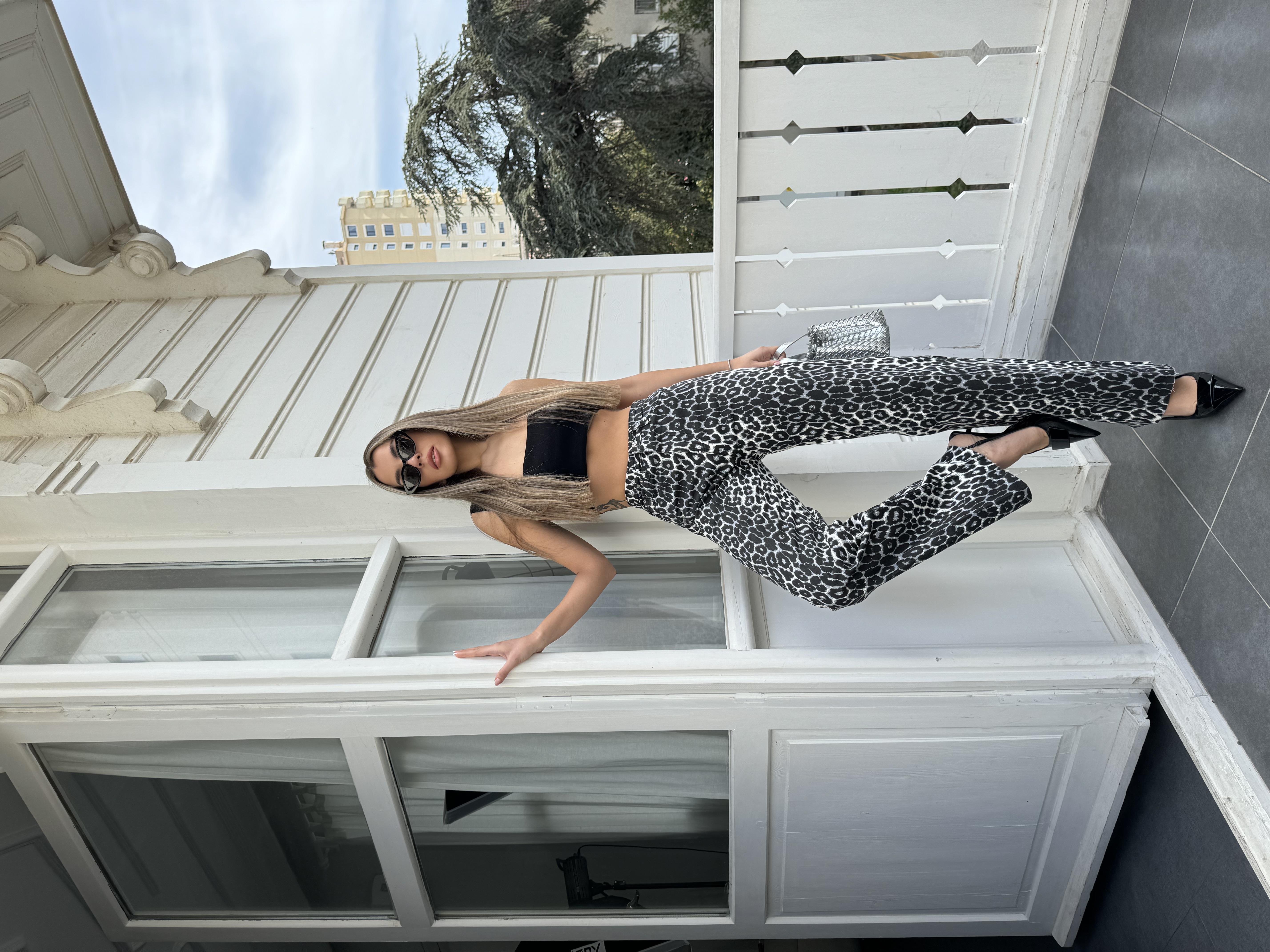 Siyah Leopar Straight Jean