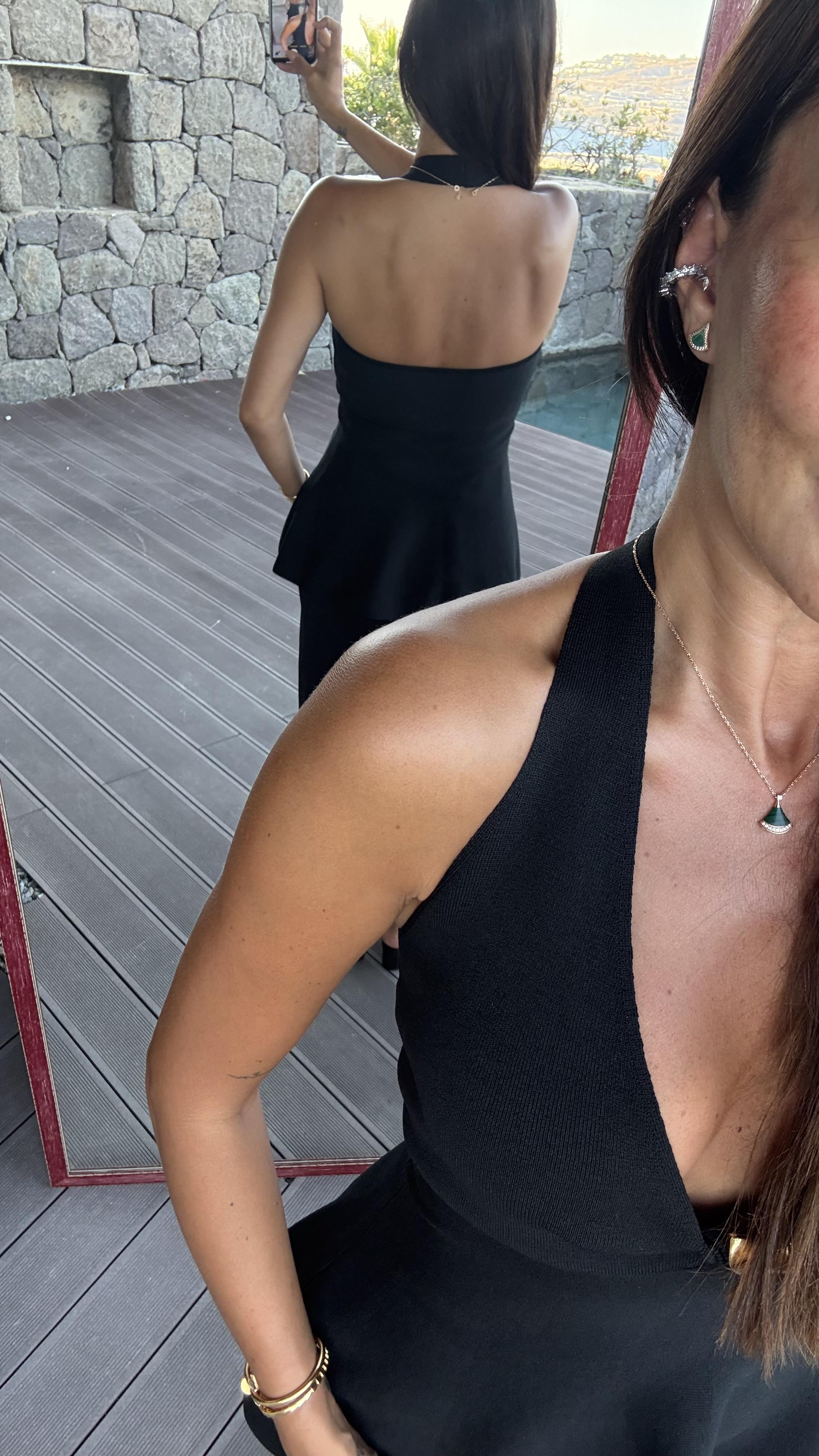 Siyah Metal Detaylı Bluz