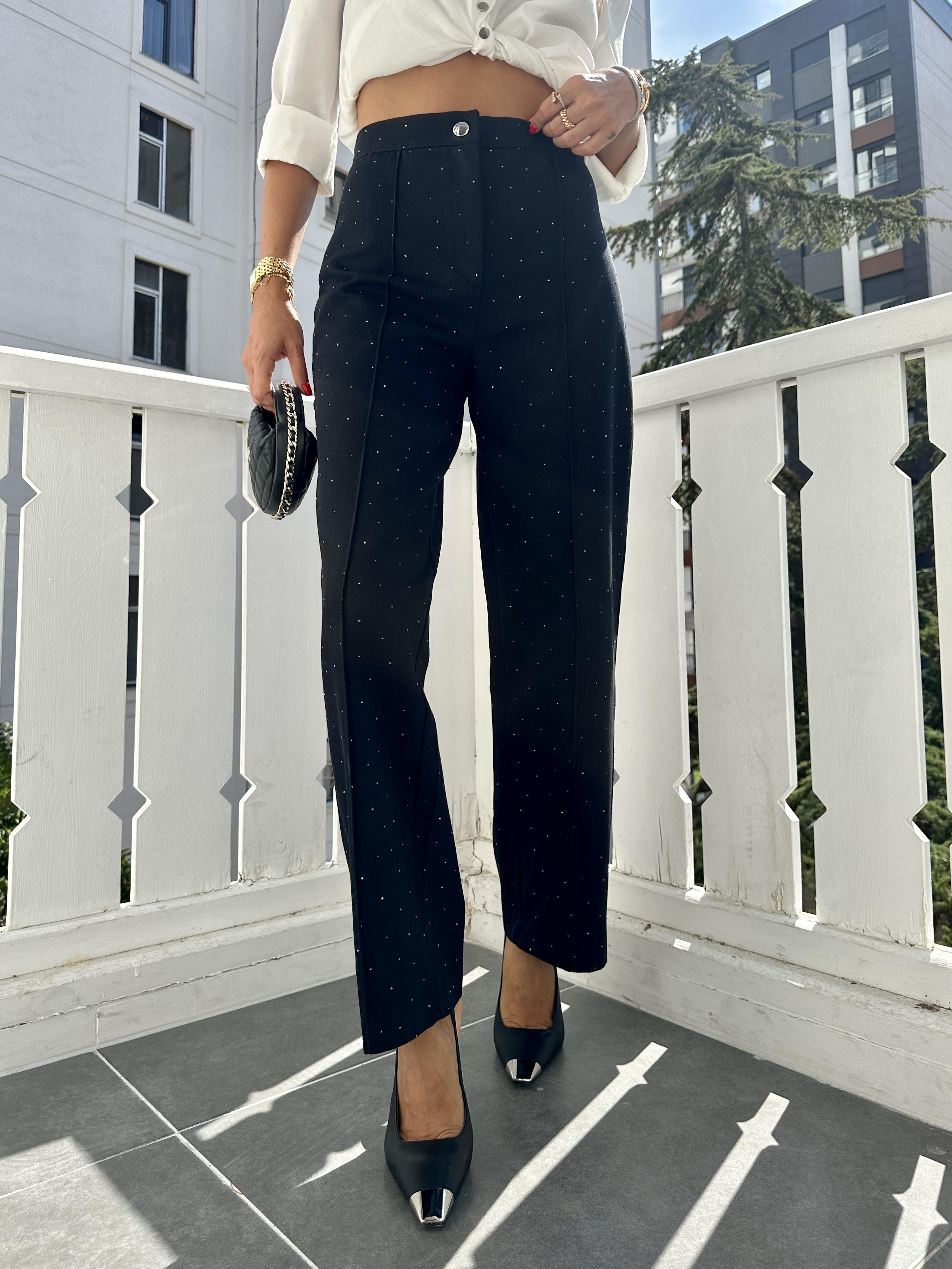 Siyah Minik Taş İşlemeli Jean Pantolon