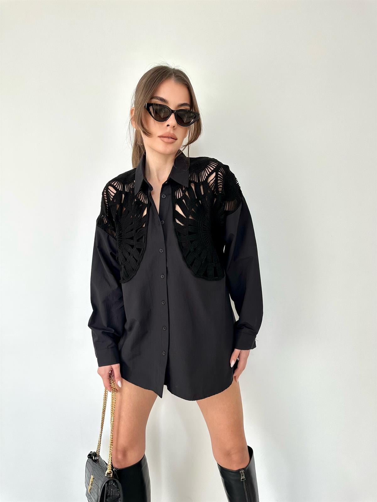 Siyah Motifli Gömlek