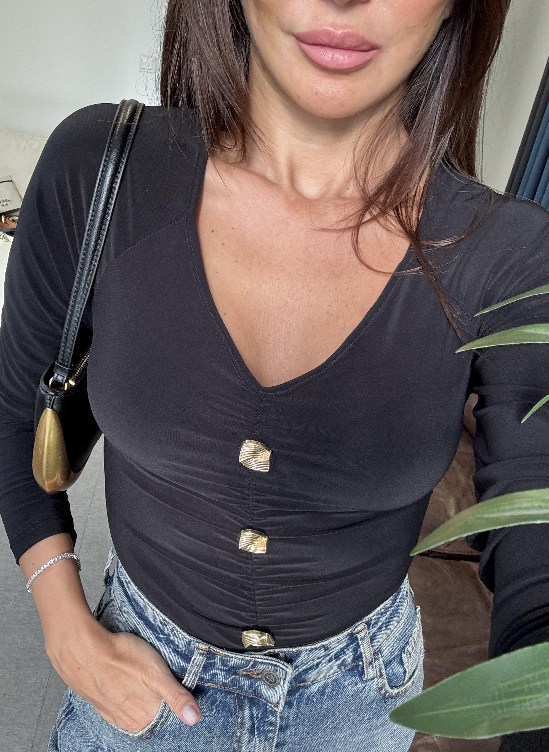 Siyah Önden Drapeli  V Yaka Gold Düğmeli Bluz