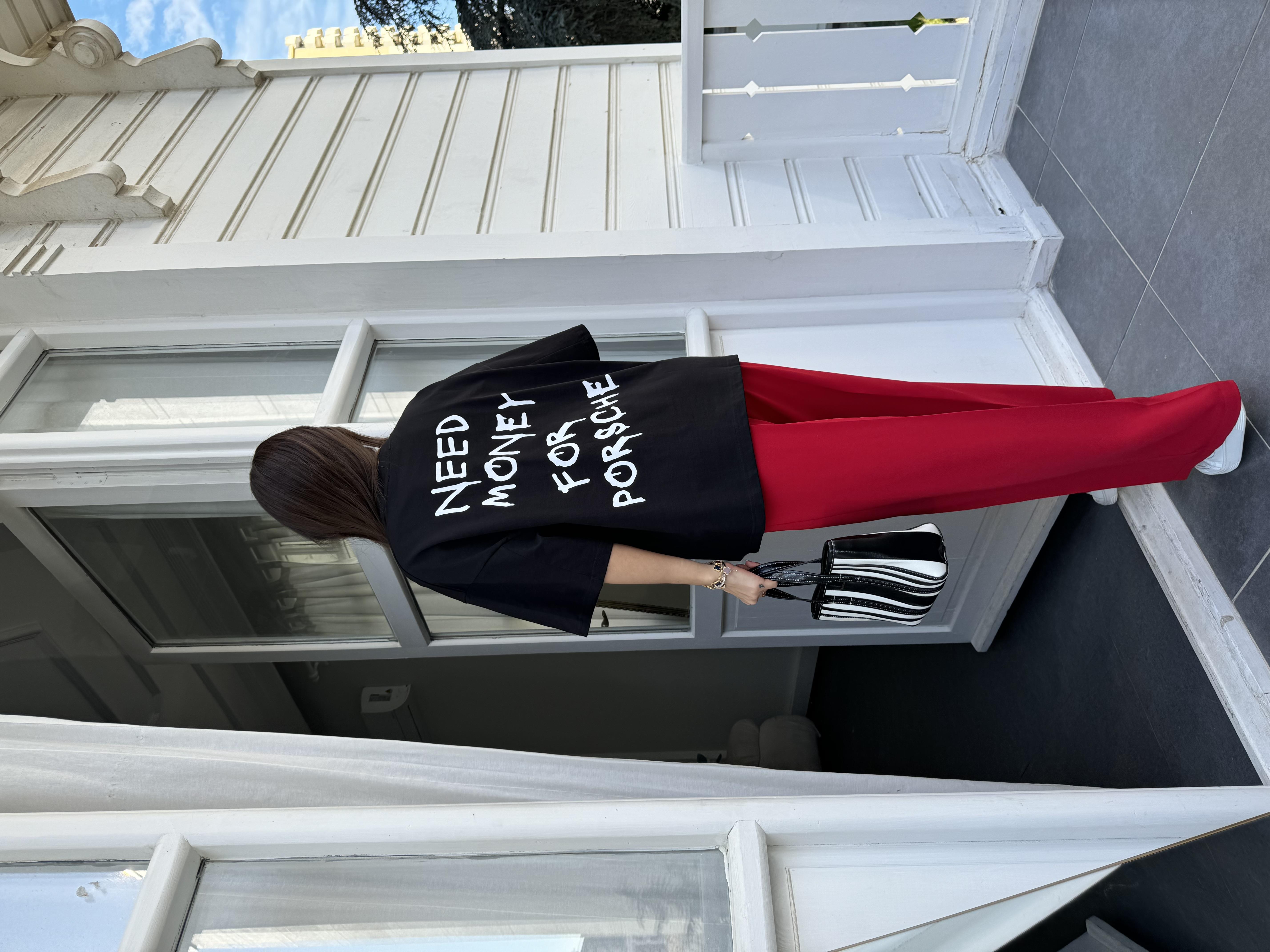 Siyah Oversize Arka Yazılı Tshirt