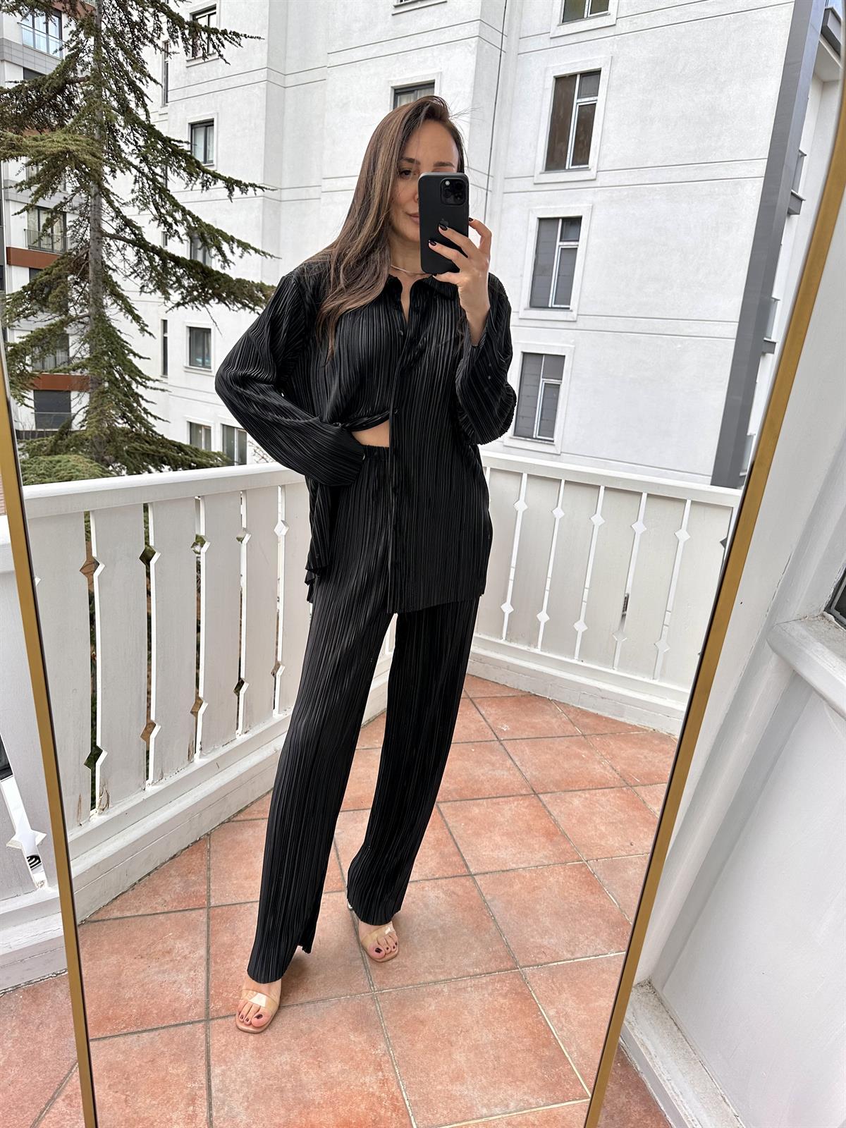 Siyah Pileli Gömlek Pantolon Takım