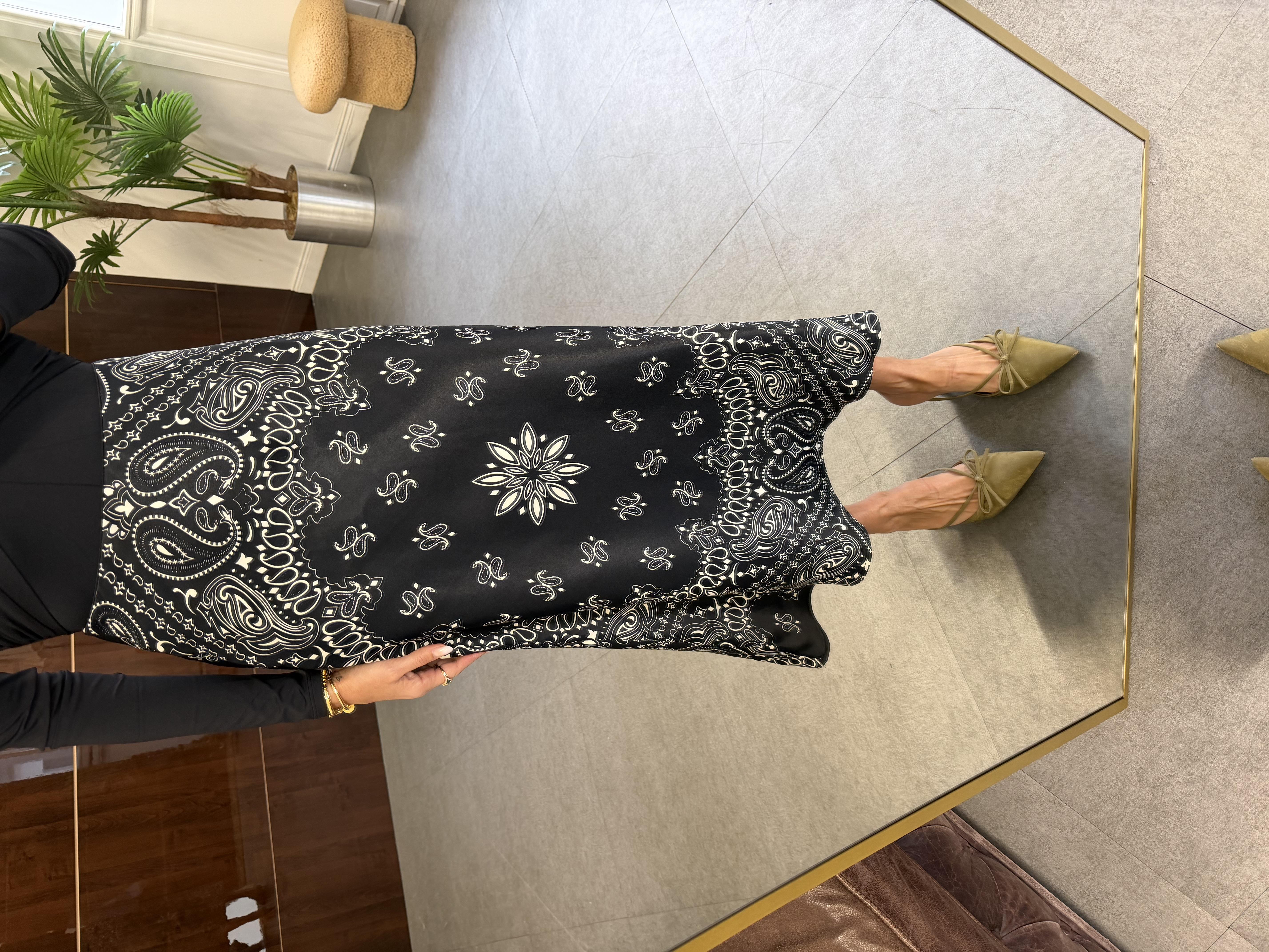 Siyah Şal Desenli Verev Etek