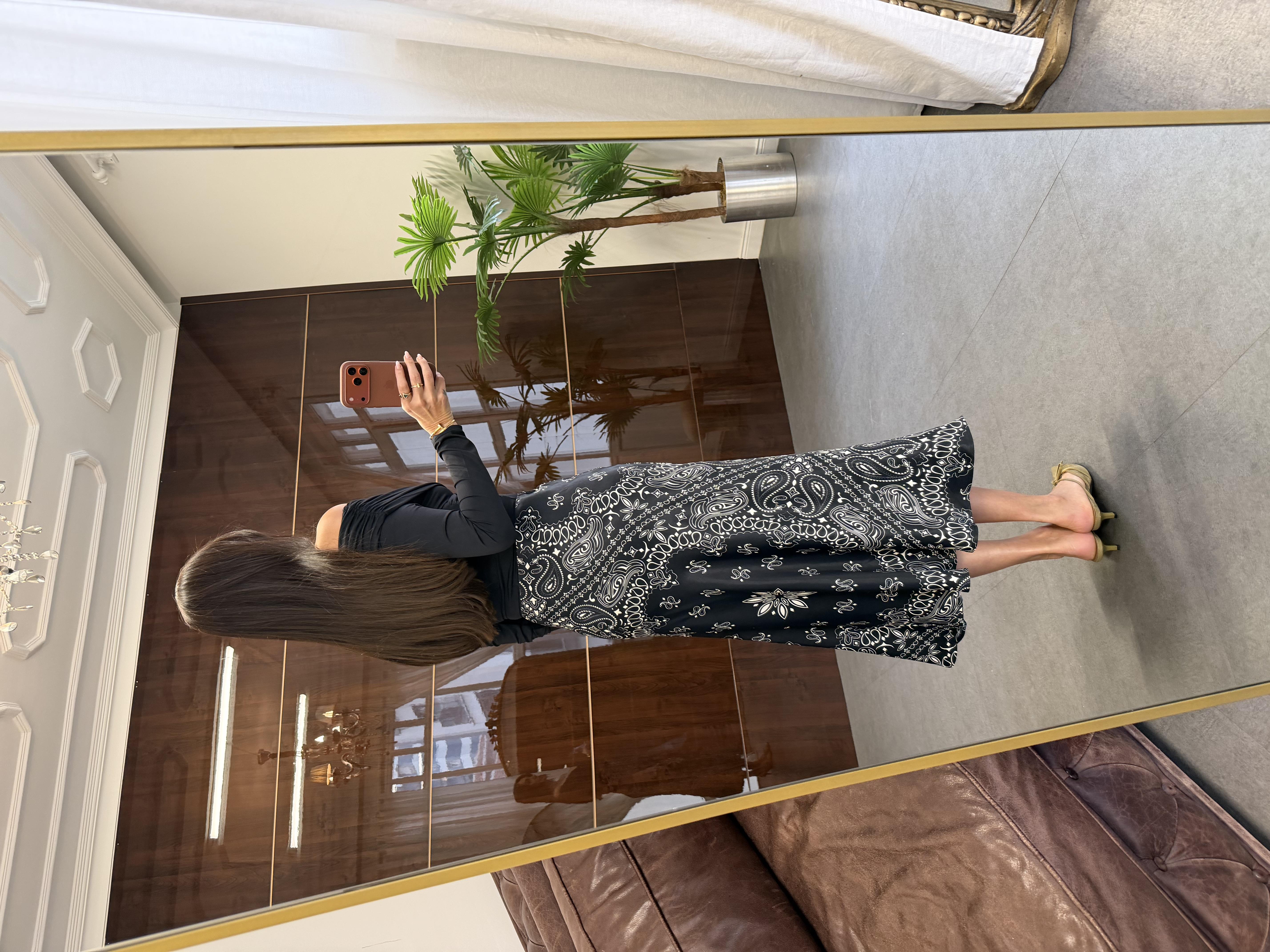 Siyah Şal Desenli Verev Etek