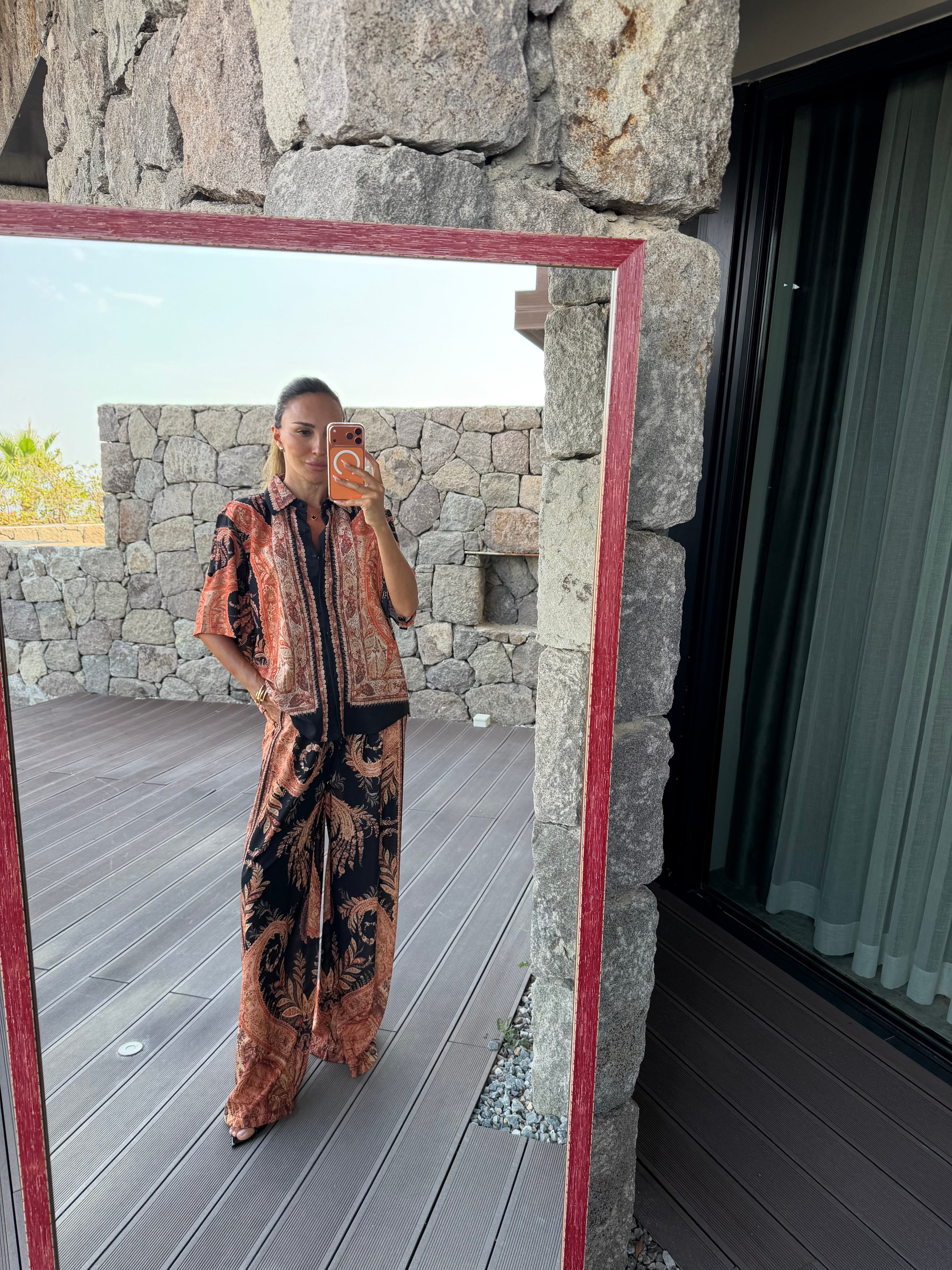 Siyah Saten Kısa Kol Pantolonlu Gömlek Takım