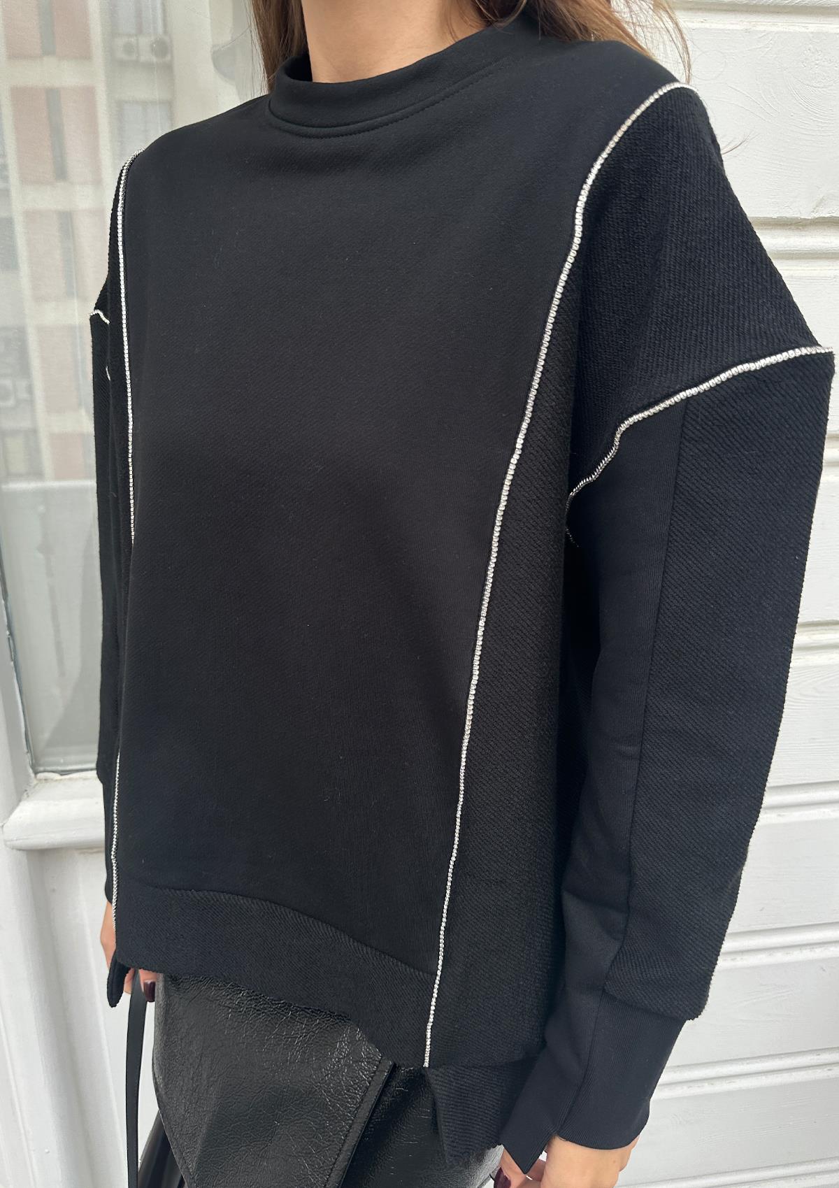 Siyah Şerit Detaylı Bisiklet Yaka Sweatshirt