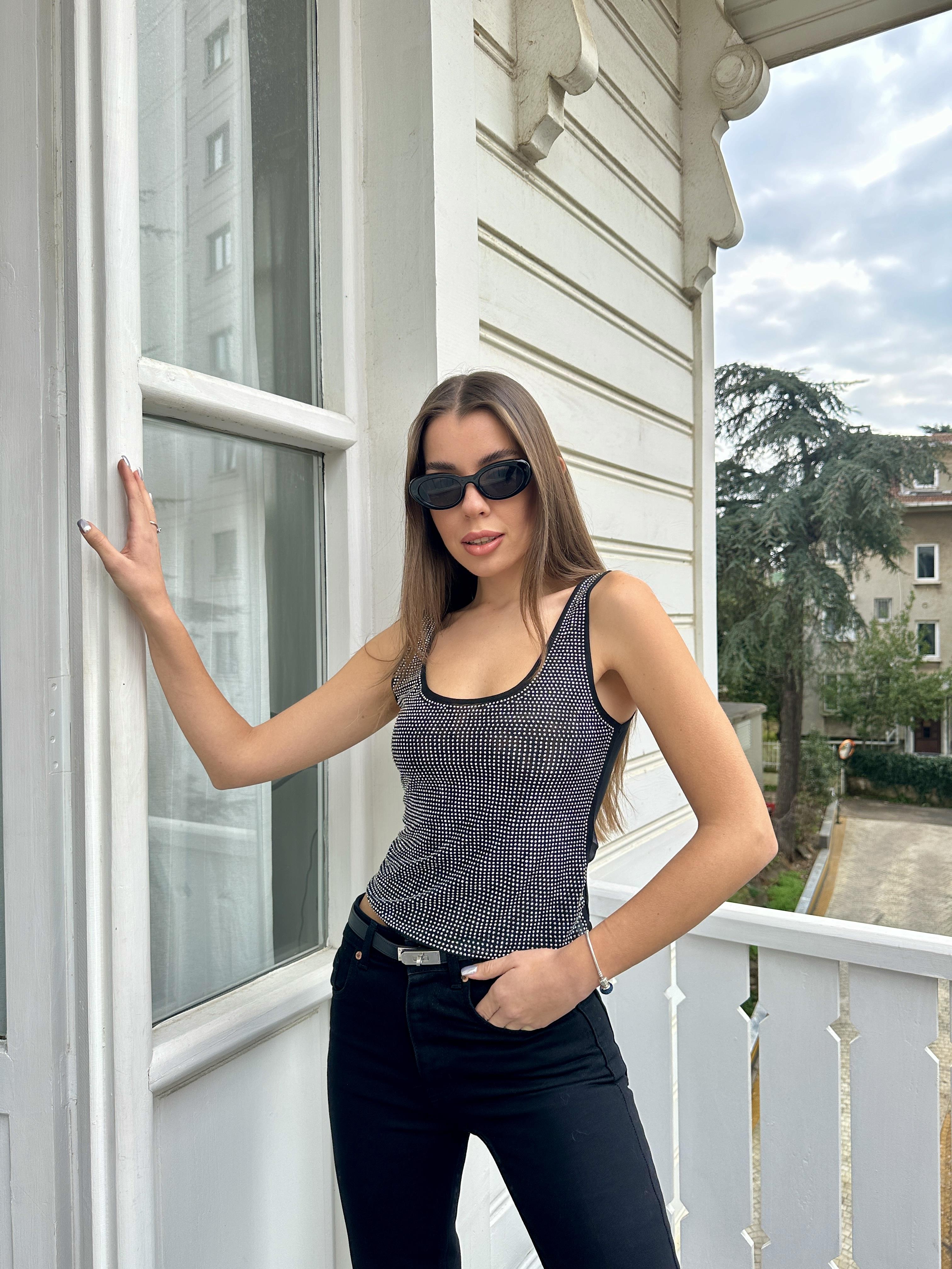 Siyah Taşlı Tül Top Bluz