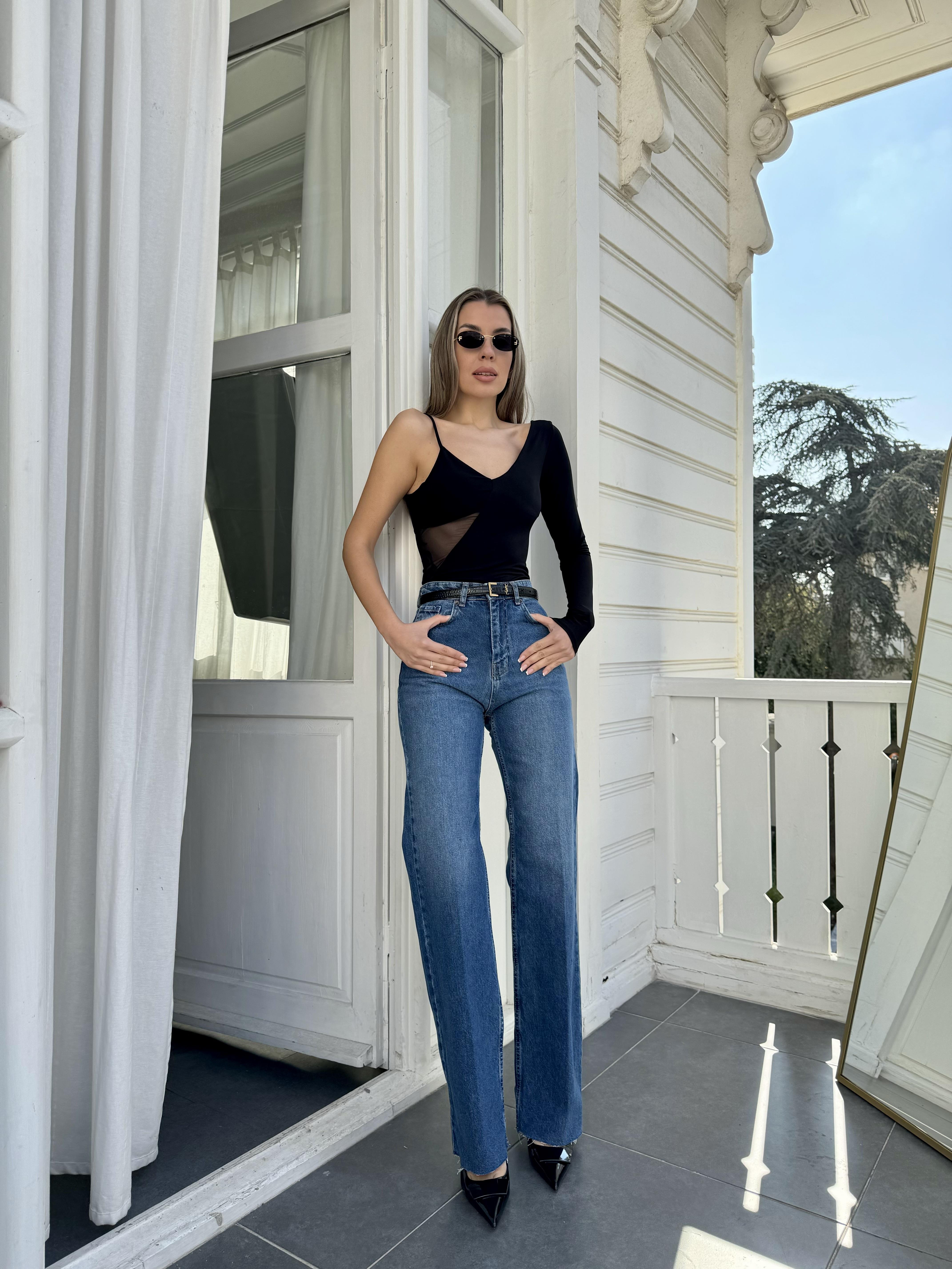 Siyah Tek Kol Tül Detay Bodysuit