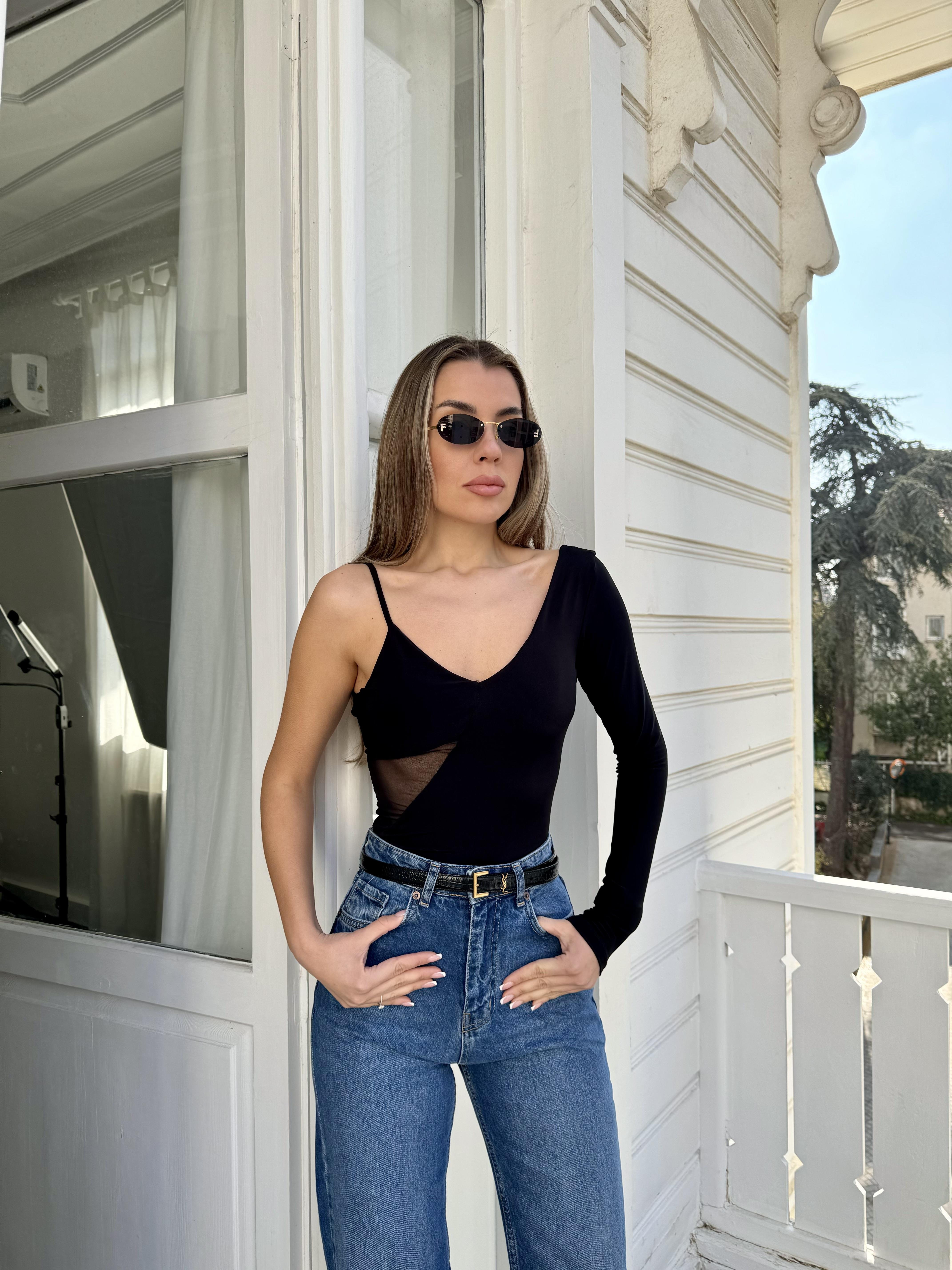 Siyah Tek Kol Tül Detay Bodysuit