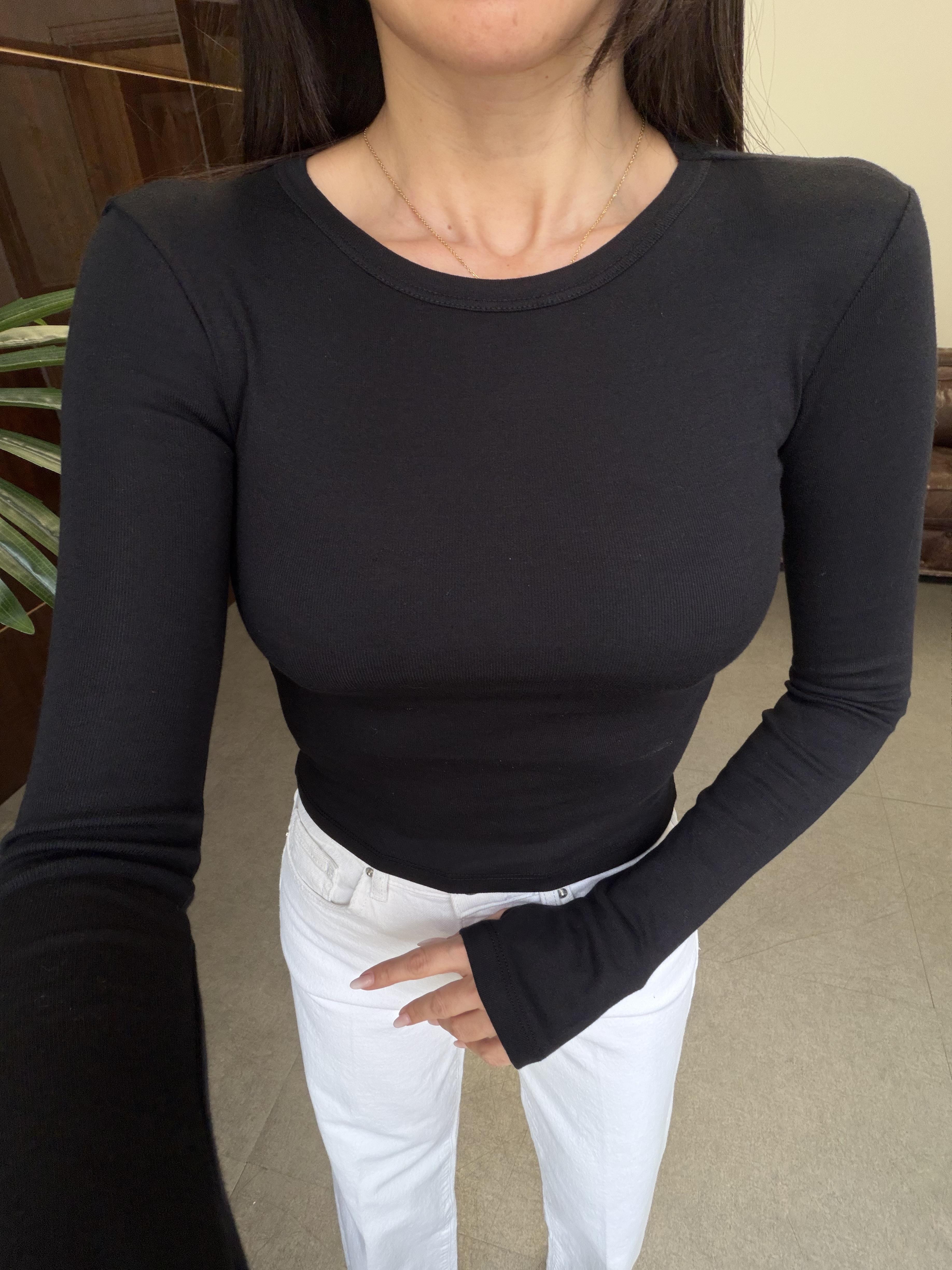 Siyah Parmak Geçmeli Tişört