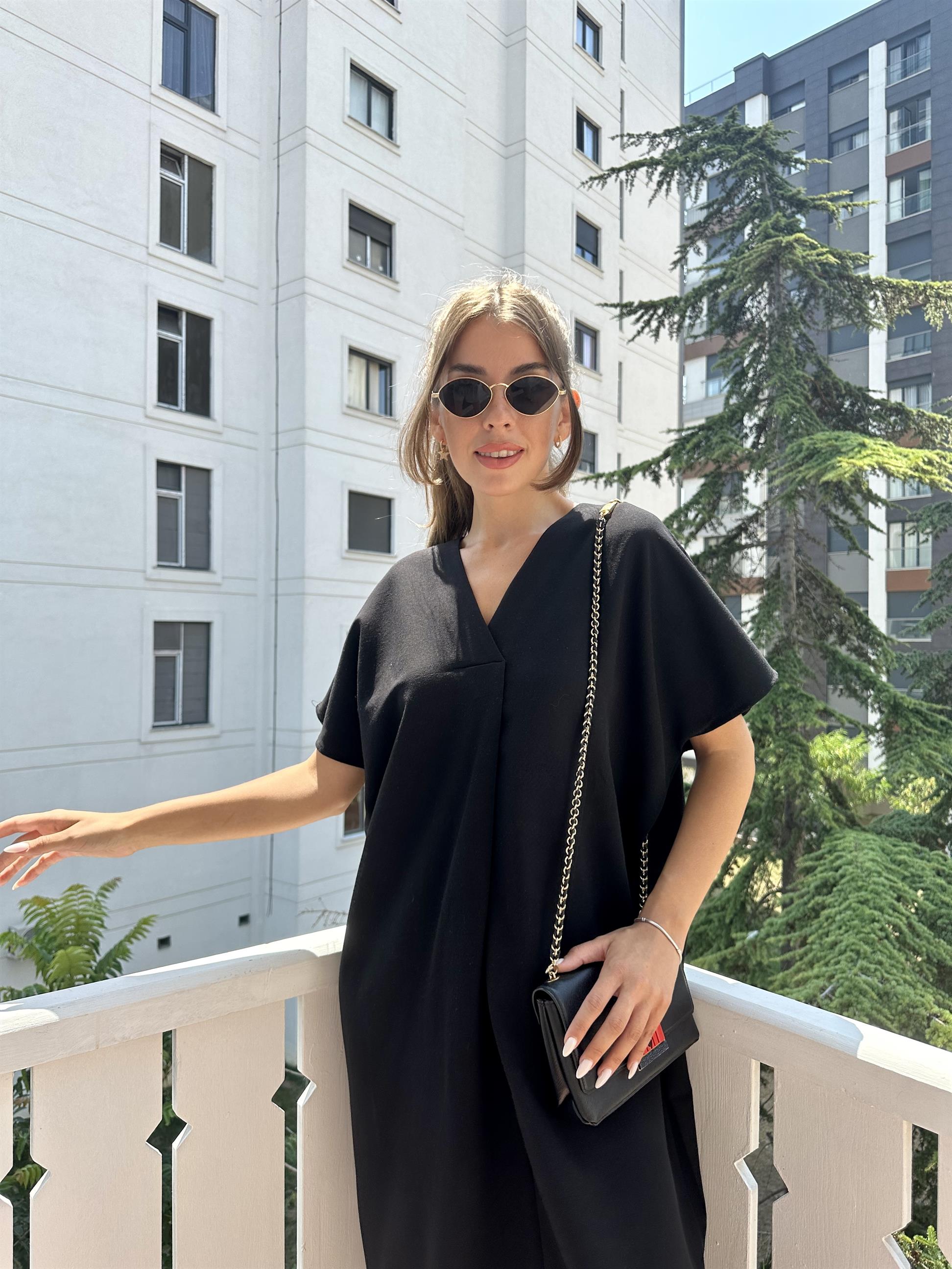 Siyah V Yakalı Basic Kadın Elbise