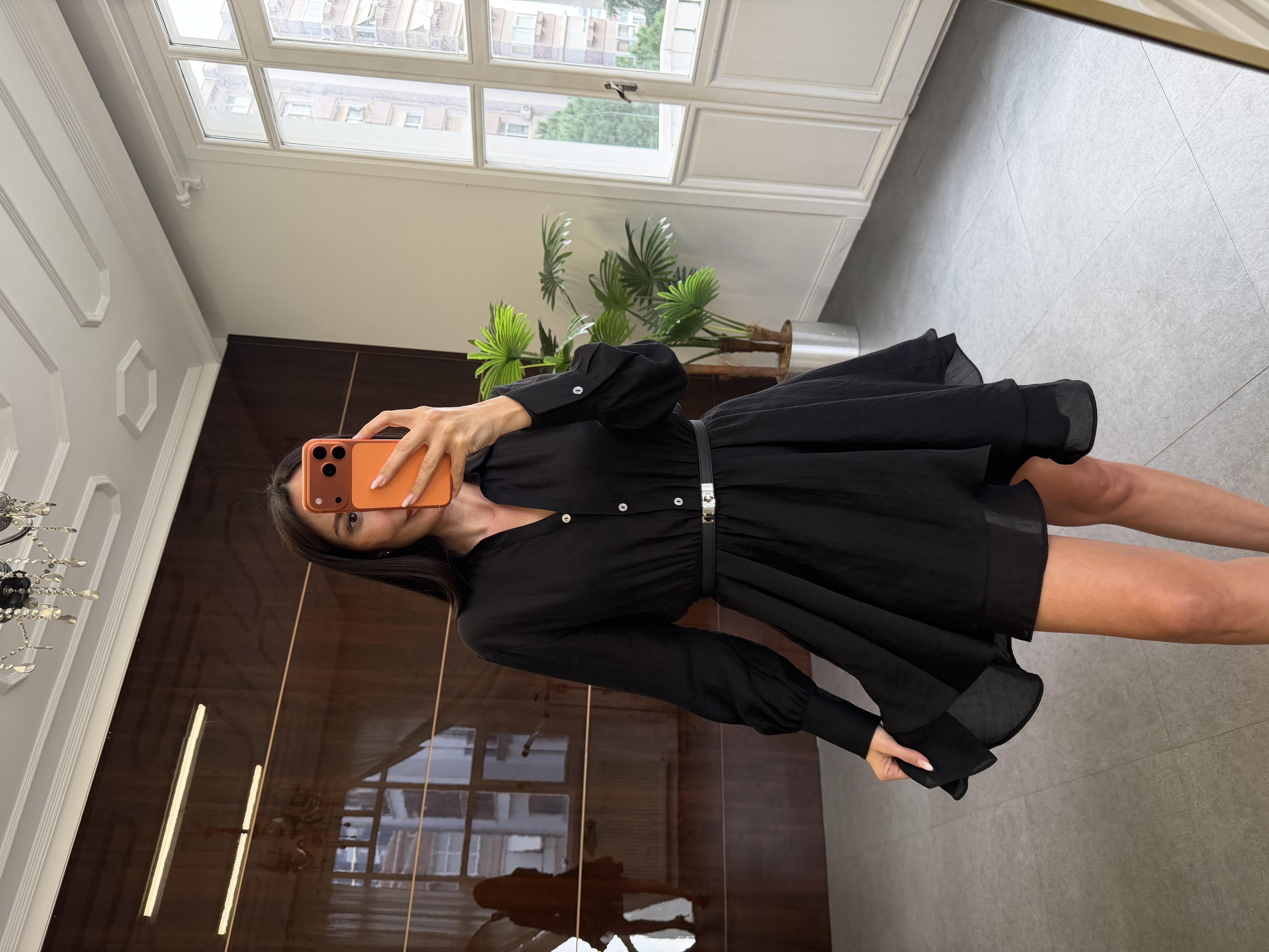 Siyah Volanlı Kısa Elbise