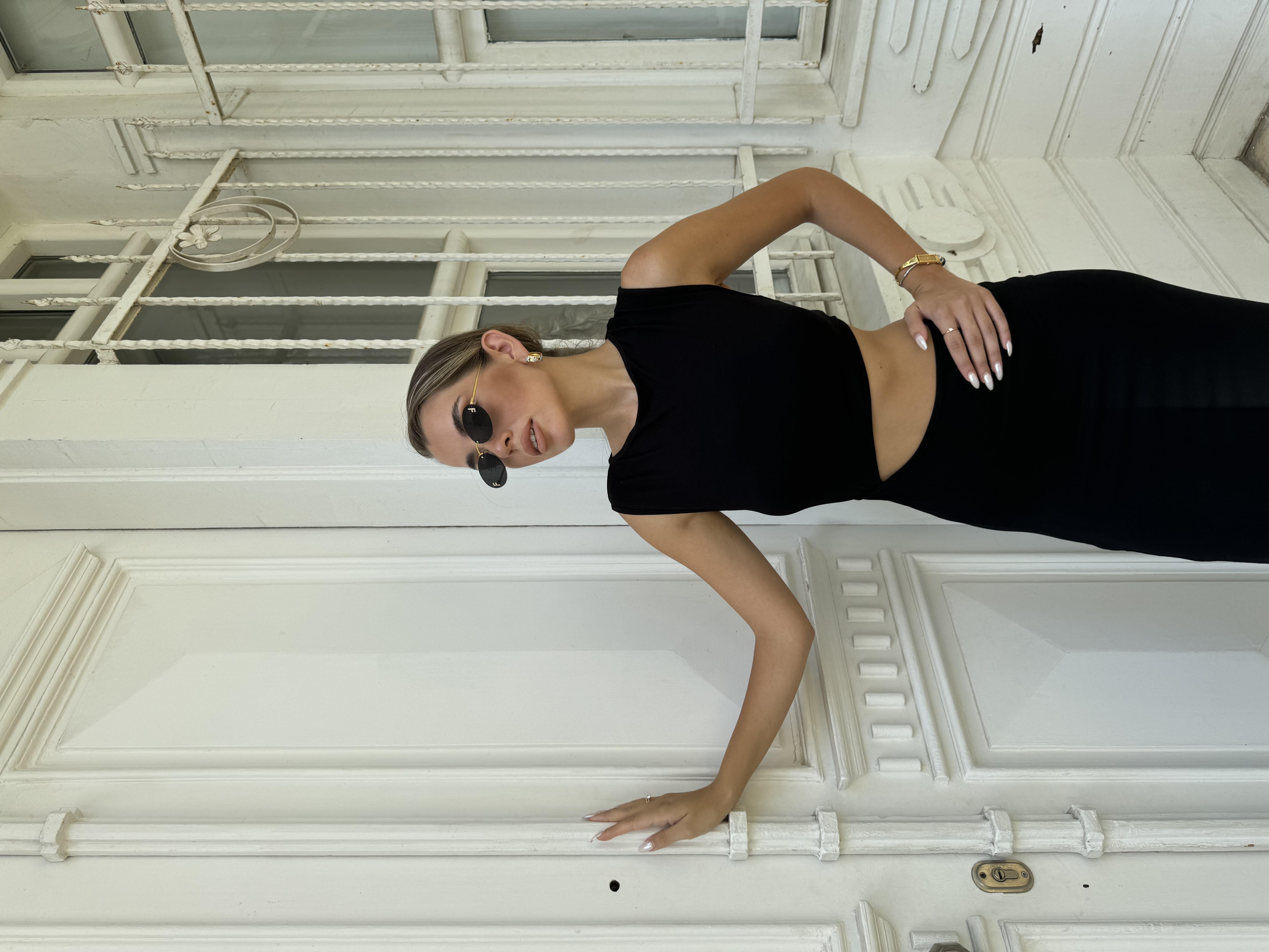 Siyah Yan Dekolteli Uzun Elbise