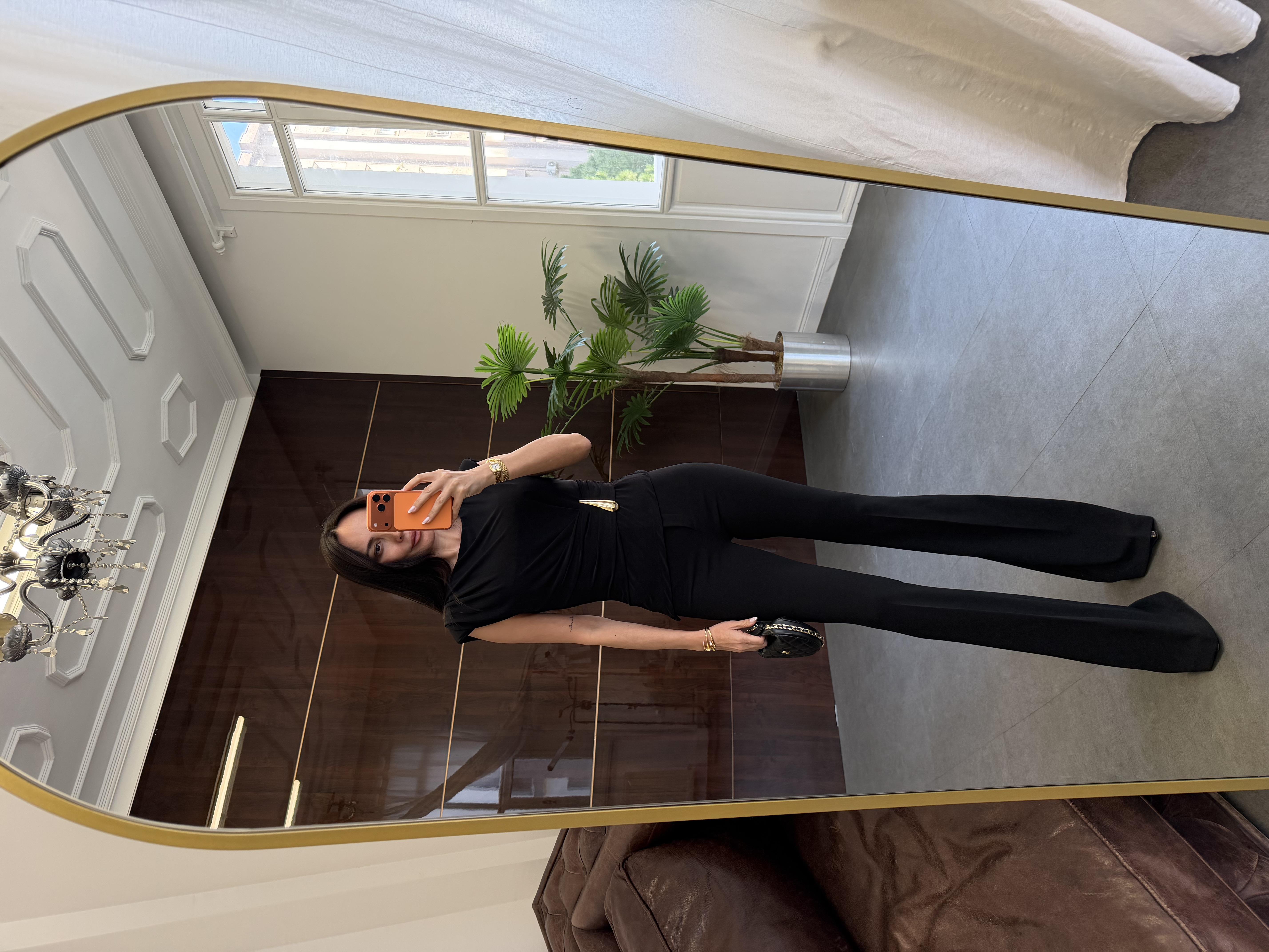 Siyah Yandan Tokalı Bluz