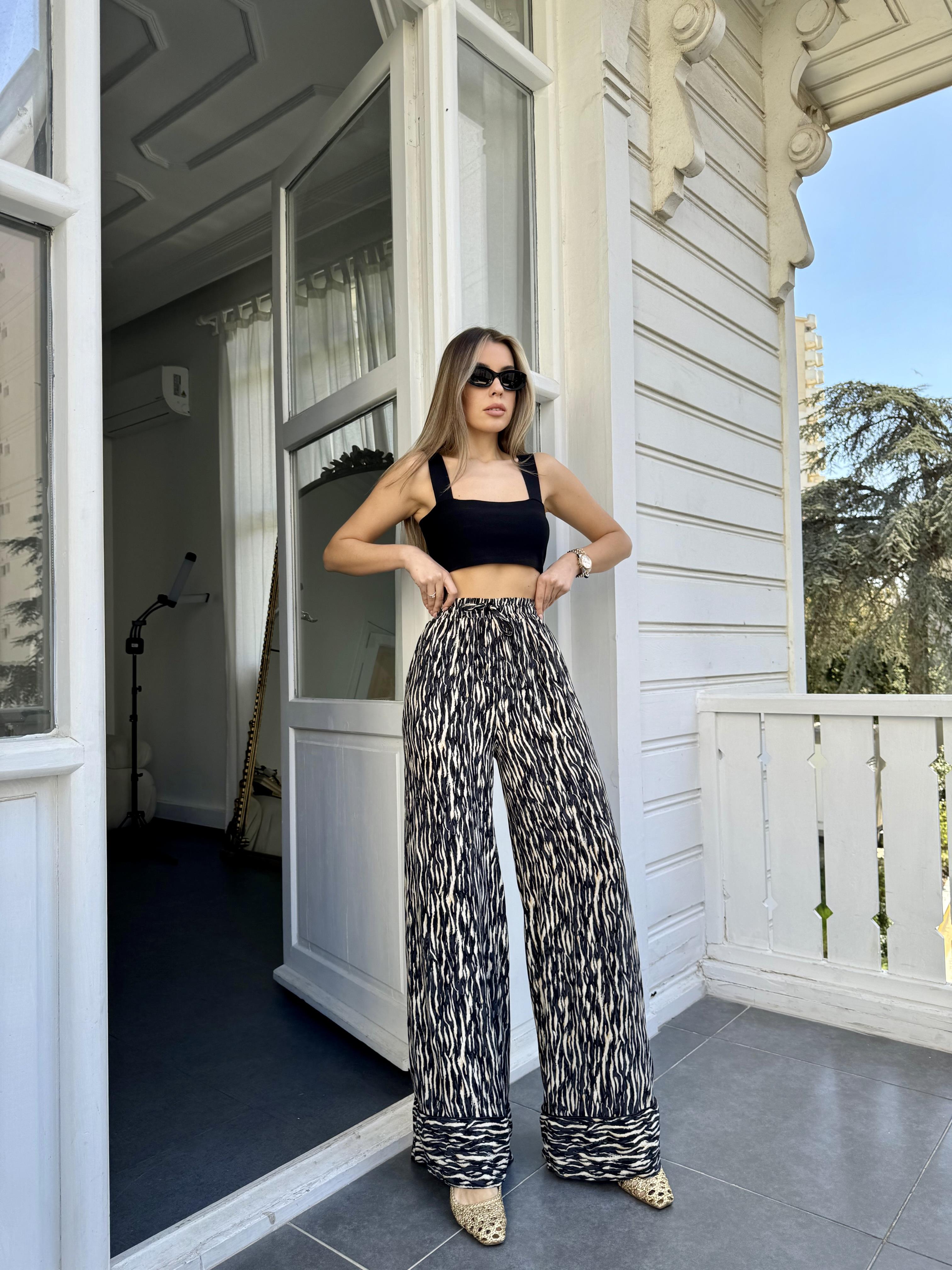 Siyah Zebra Bel Lastikli Pantolon