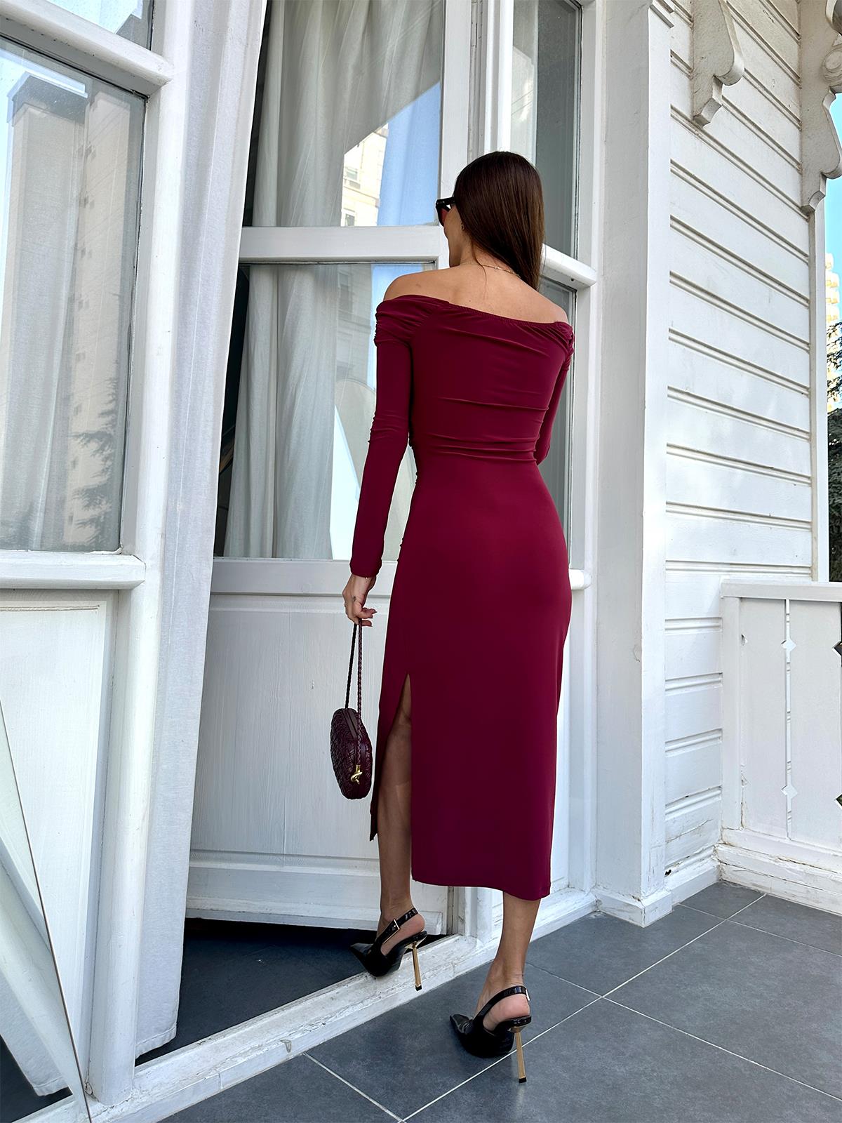 Vişne Çürüğü Kayık Yaka Pencere Detay Elbise