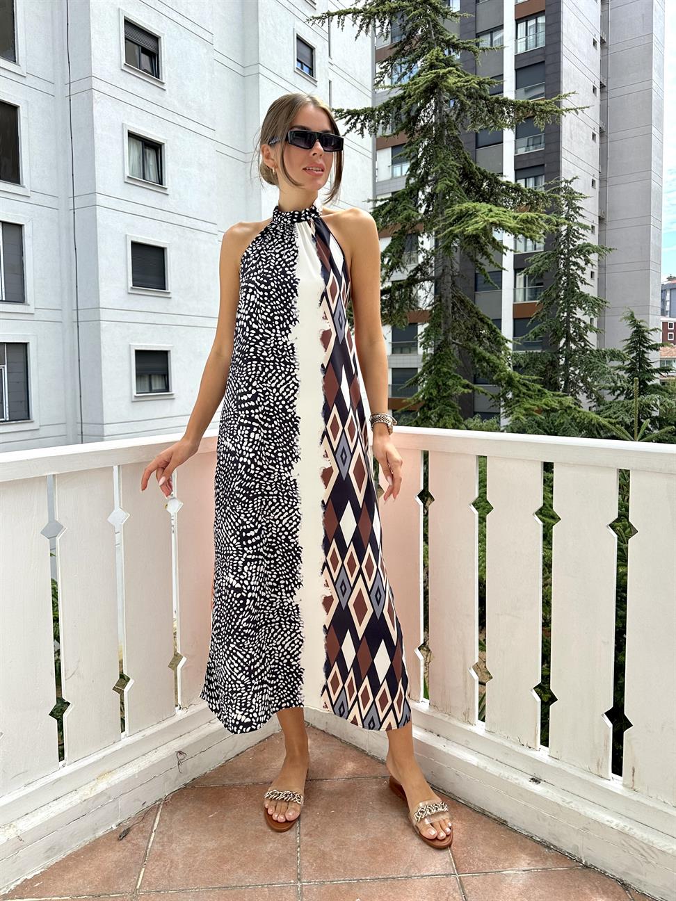 Desenli Boyundan Bağlamalı Elbise